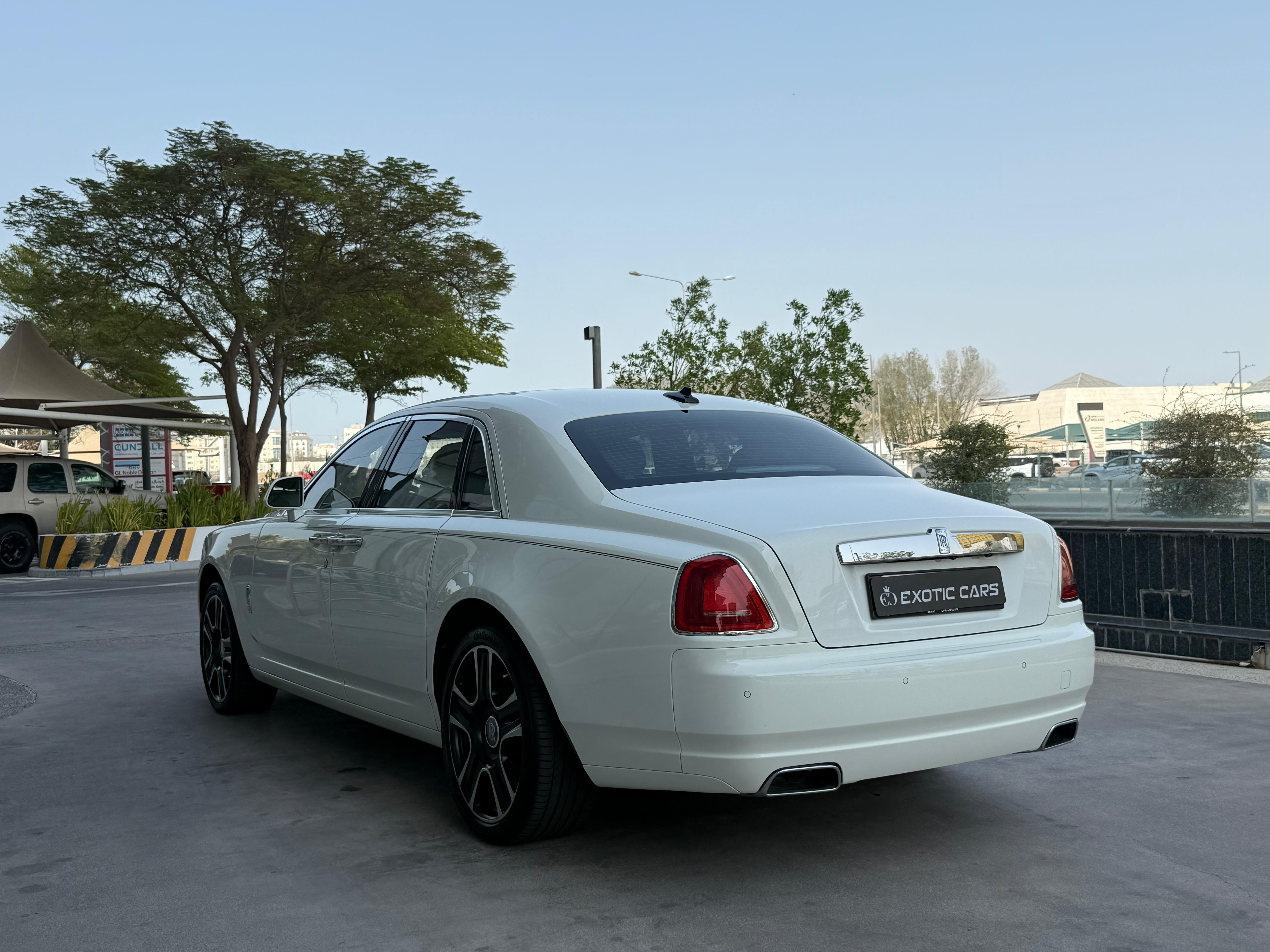 Rolls-Royce Ghost 2016 - Image 2