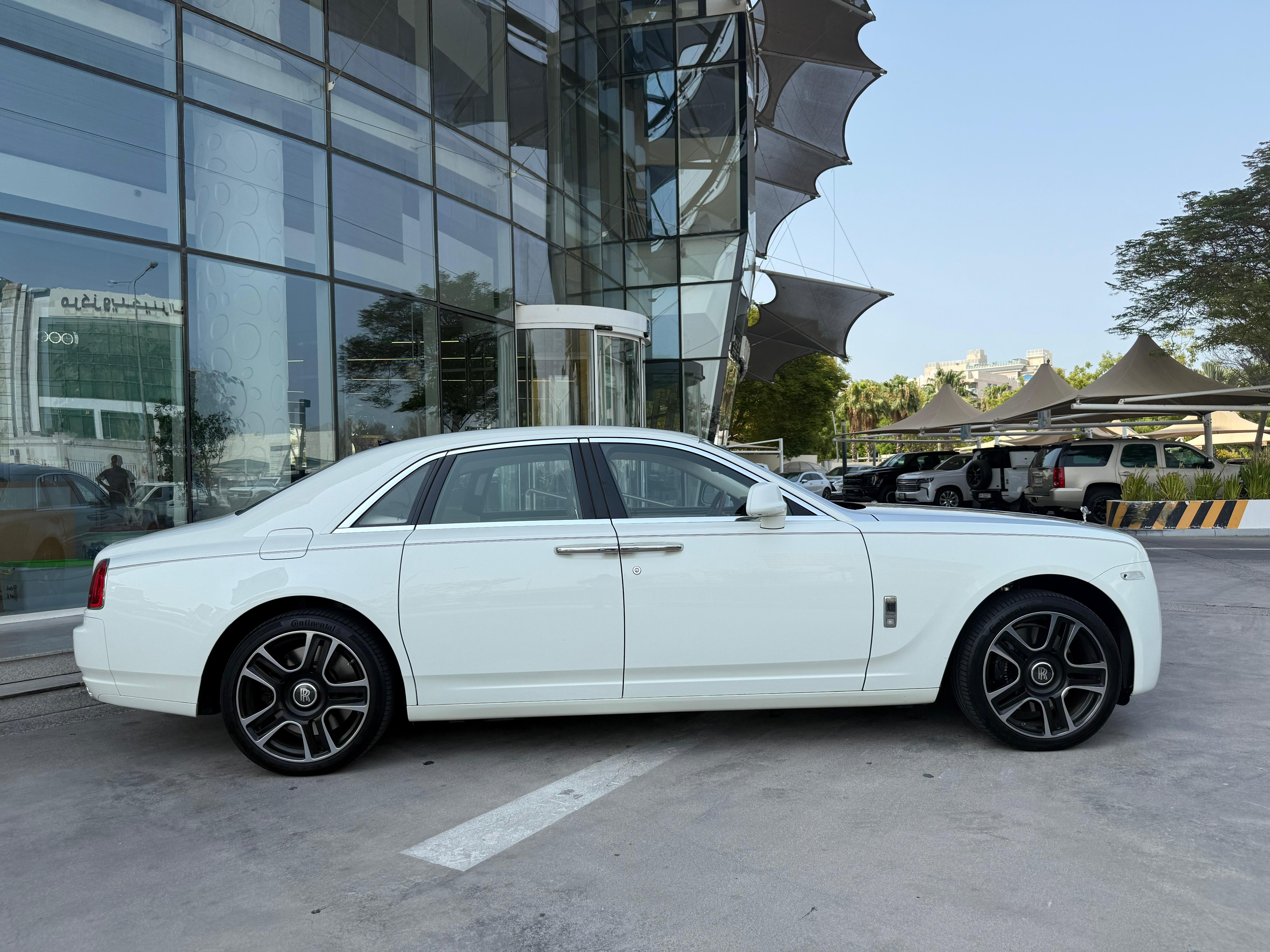 Rolls-Royce Ghost 2016 - Image 4