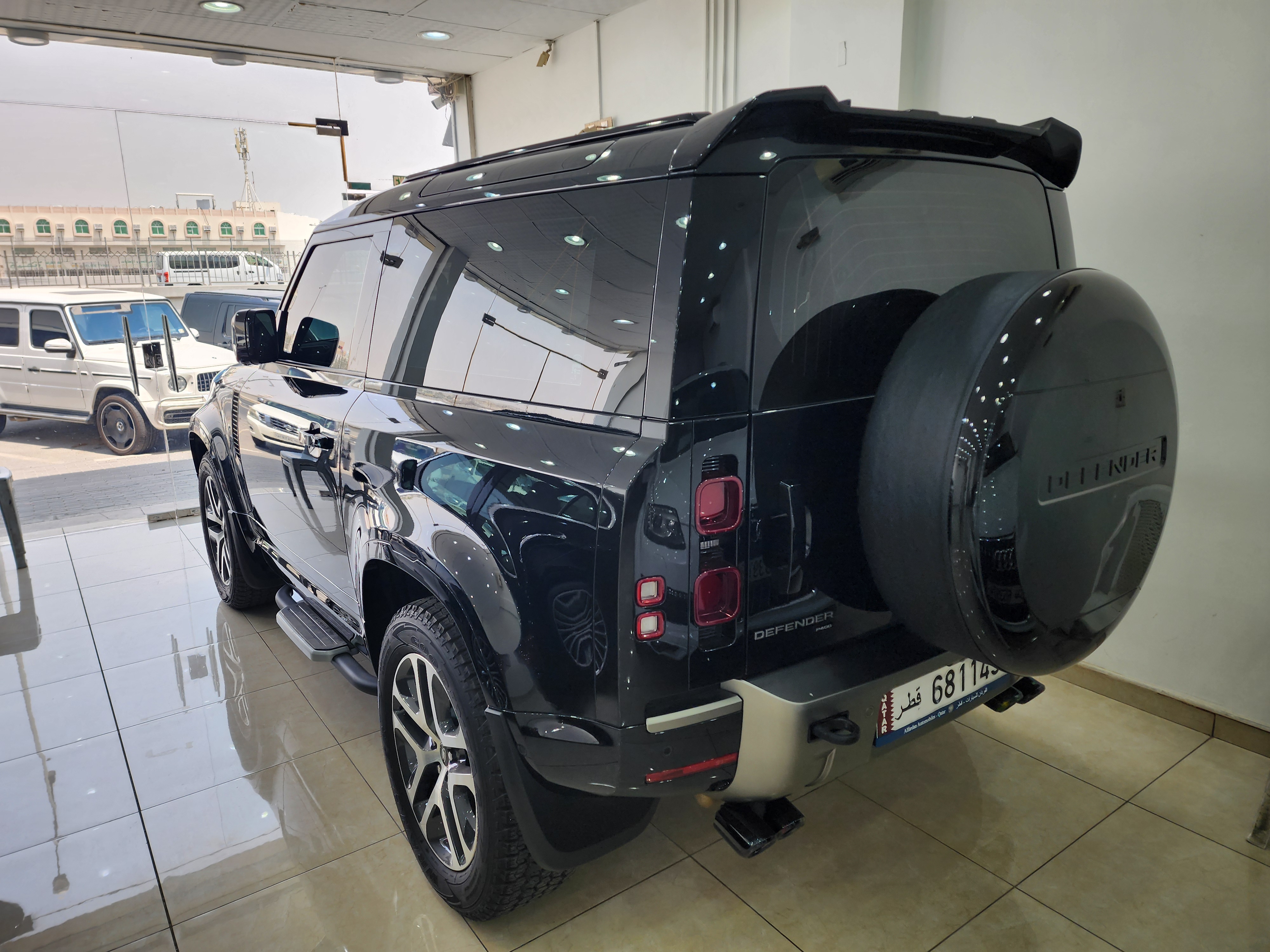 Land Rover Defender 2022 - Image 2