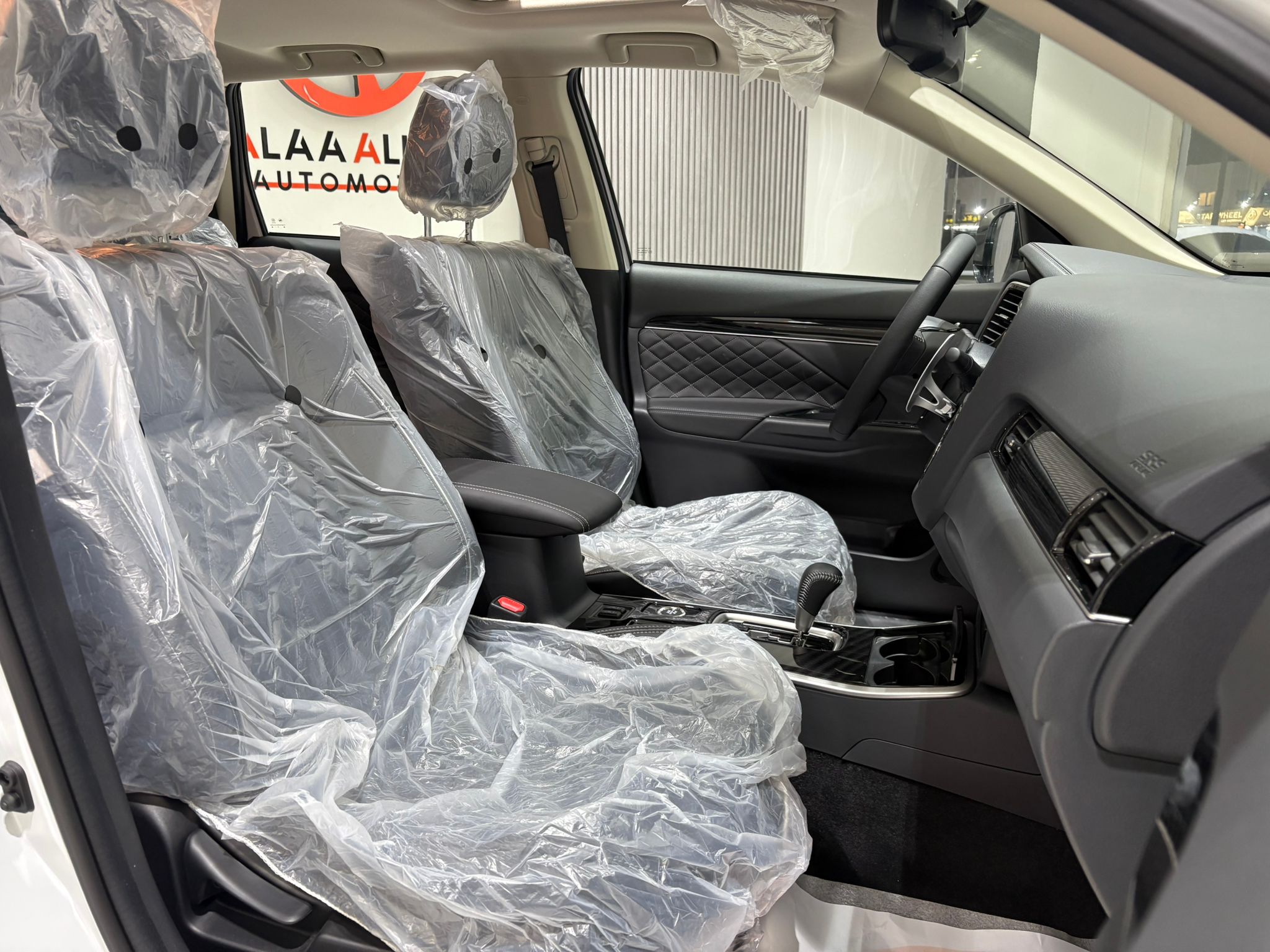 Mitsubishi Outlander 2022 - Image 4