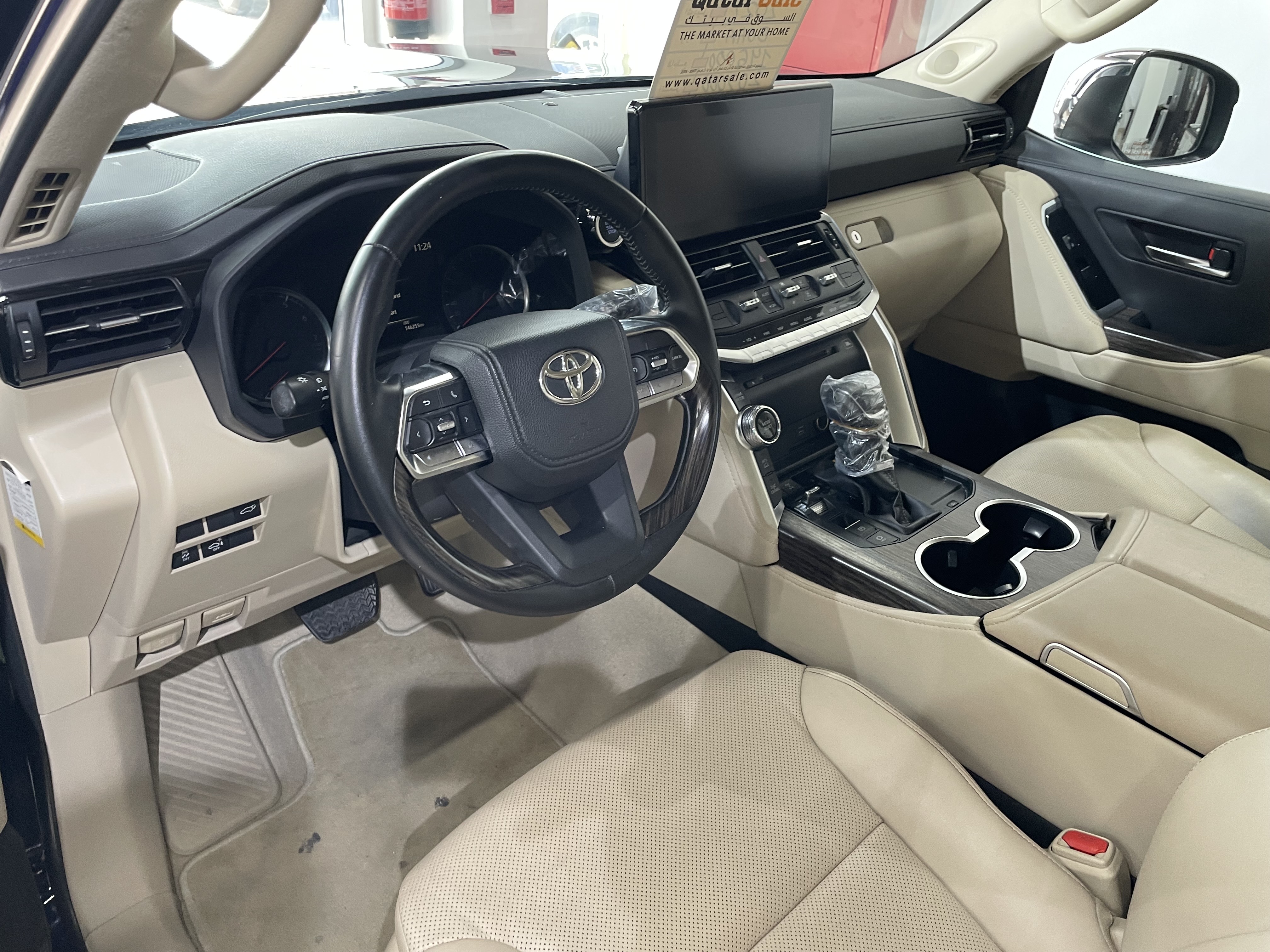 Toyota Land Cruiser VX 2022 - Image 3