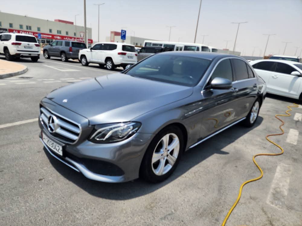 Mercedes-Benz E-Class Sedan 200 2017 - Image 2