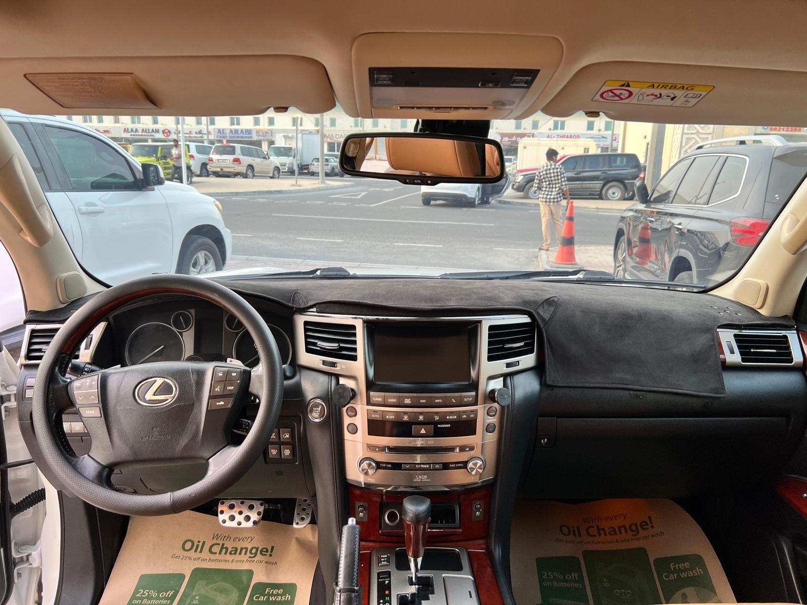 Lexus LX 570 2015 - Image 2