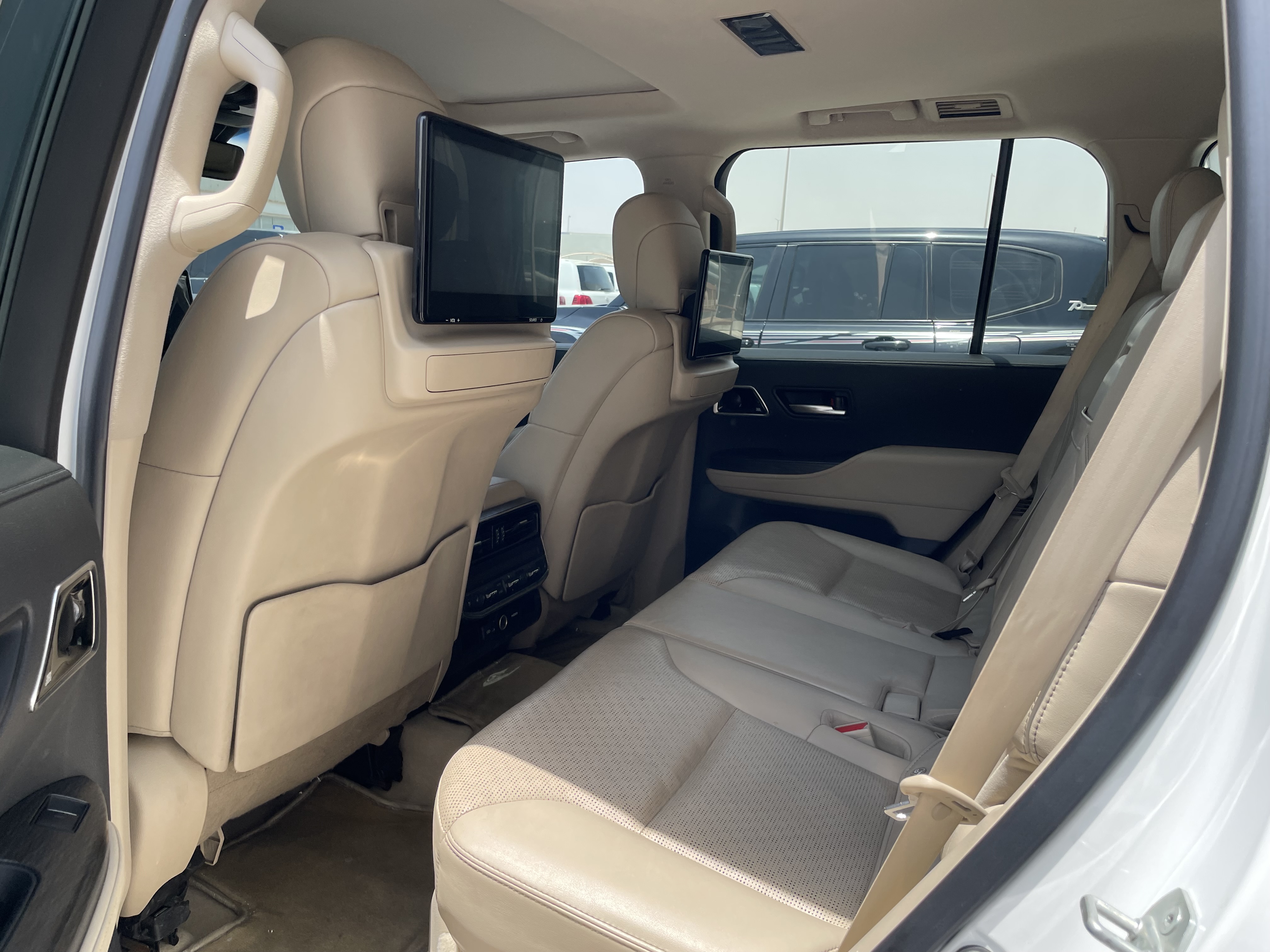 Toyota Land Cruiser VX.R 2022 - Image 4