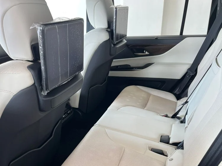 Lexus LX 600 2023 - Image 3