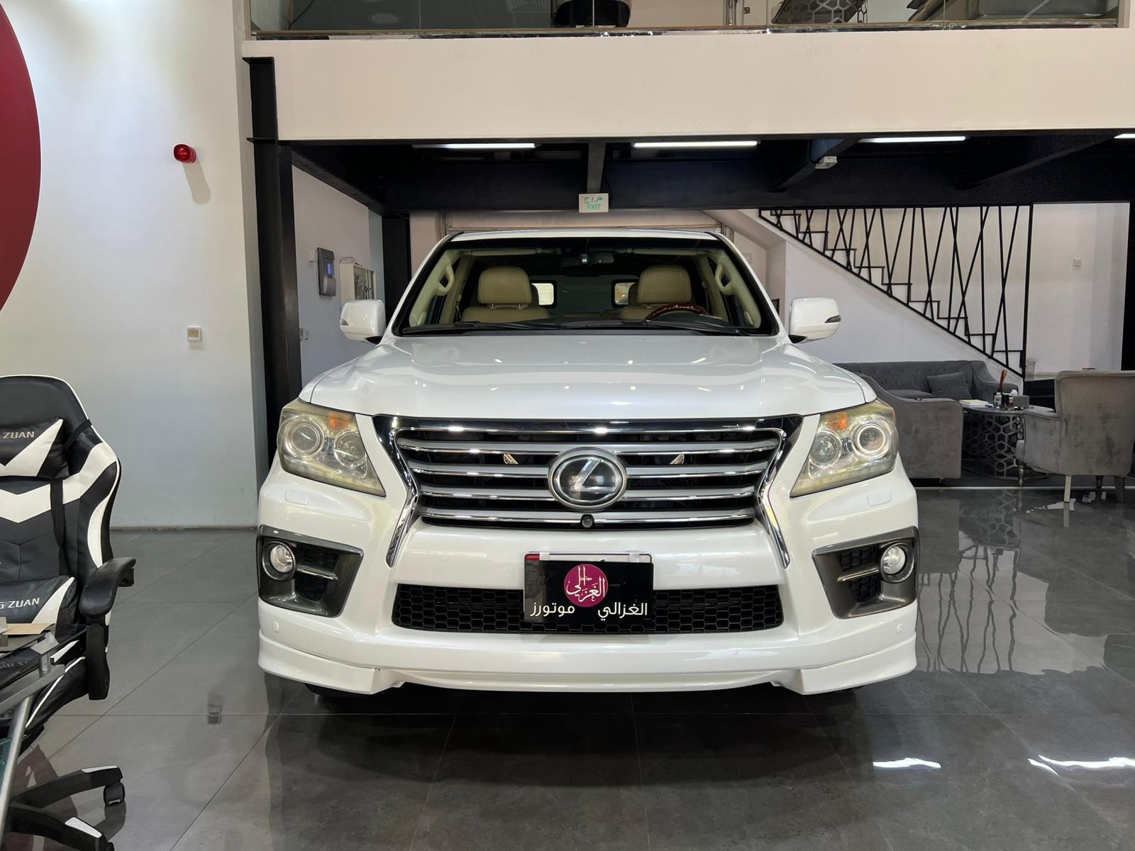 Lexus LX 570 2013
