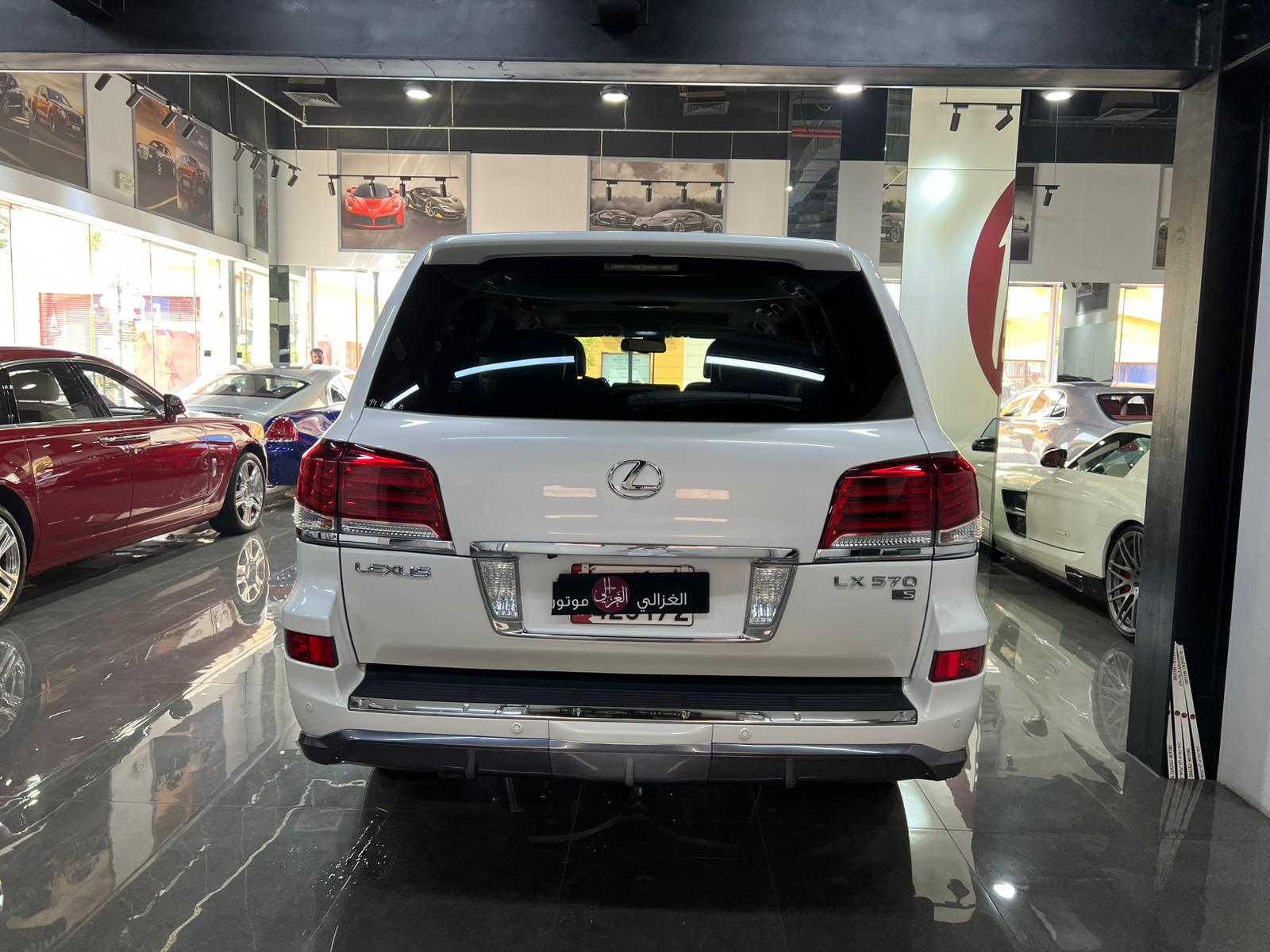 Lexus LX 570 2013 - Image 2