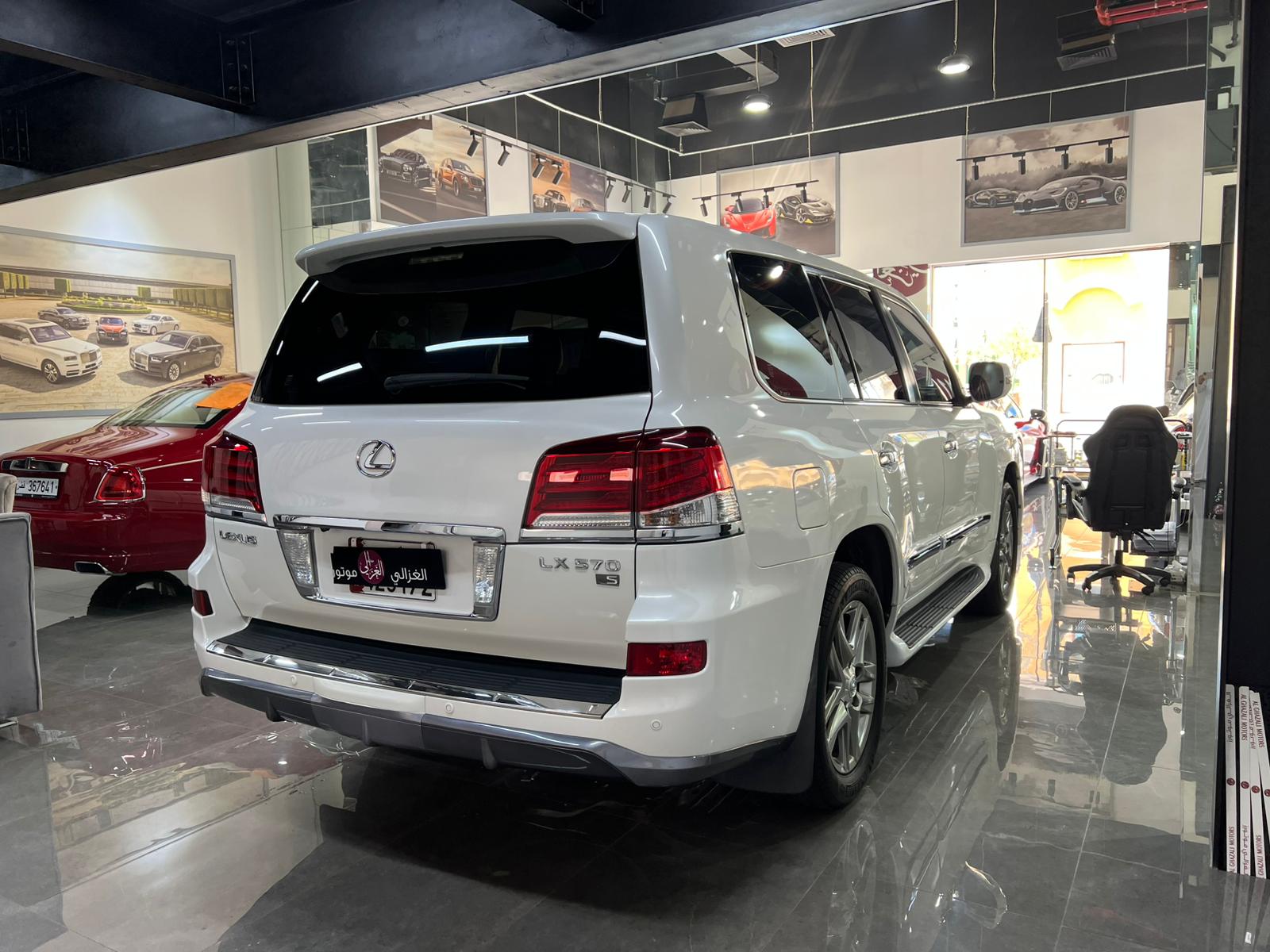 Lexus LX 570 2013 - Image 3