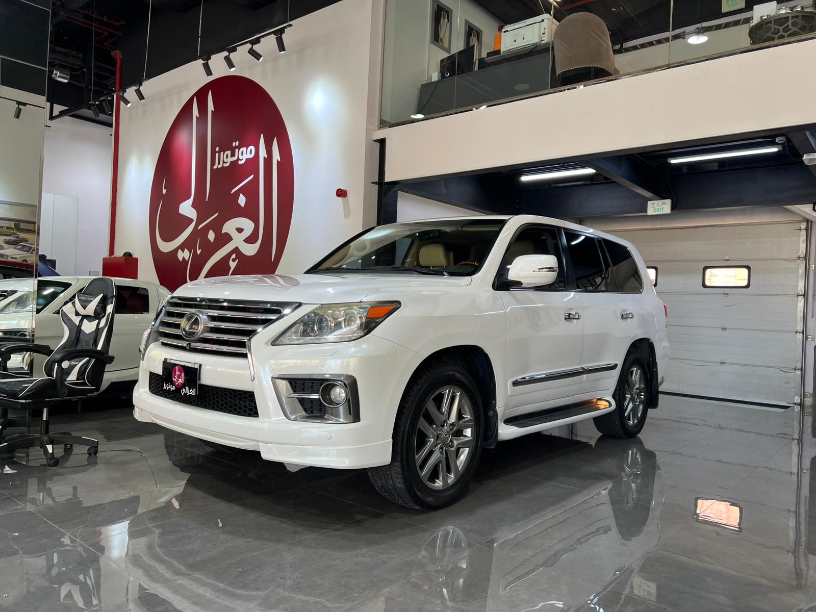 Lexus LX 570 2013 - Image 4