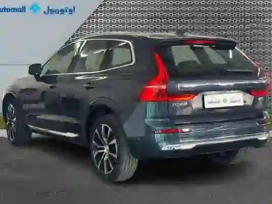 Volvo XC60 2023 - Image 2