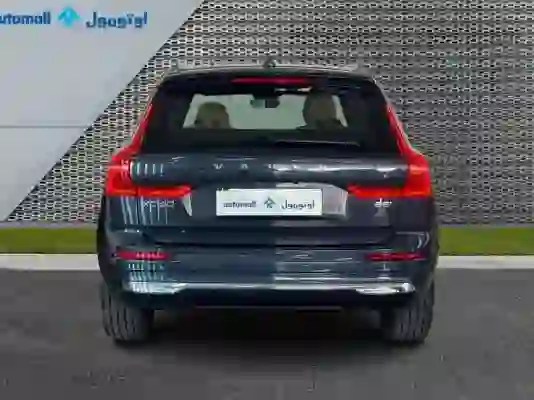 Volvo XC60 2023 - Image 3