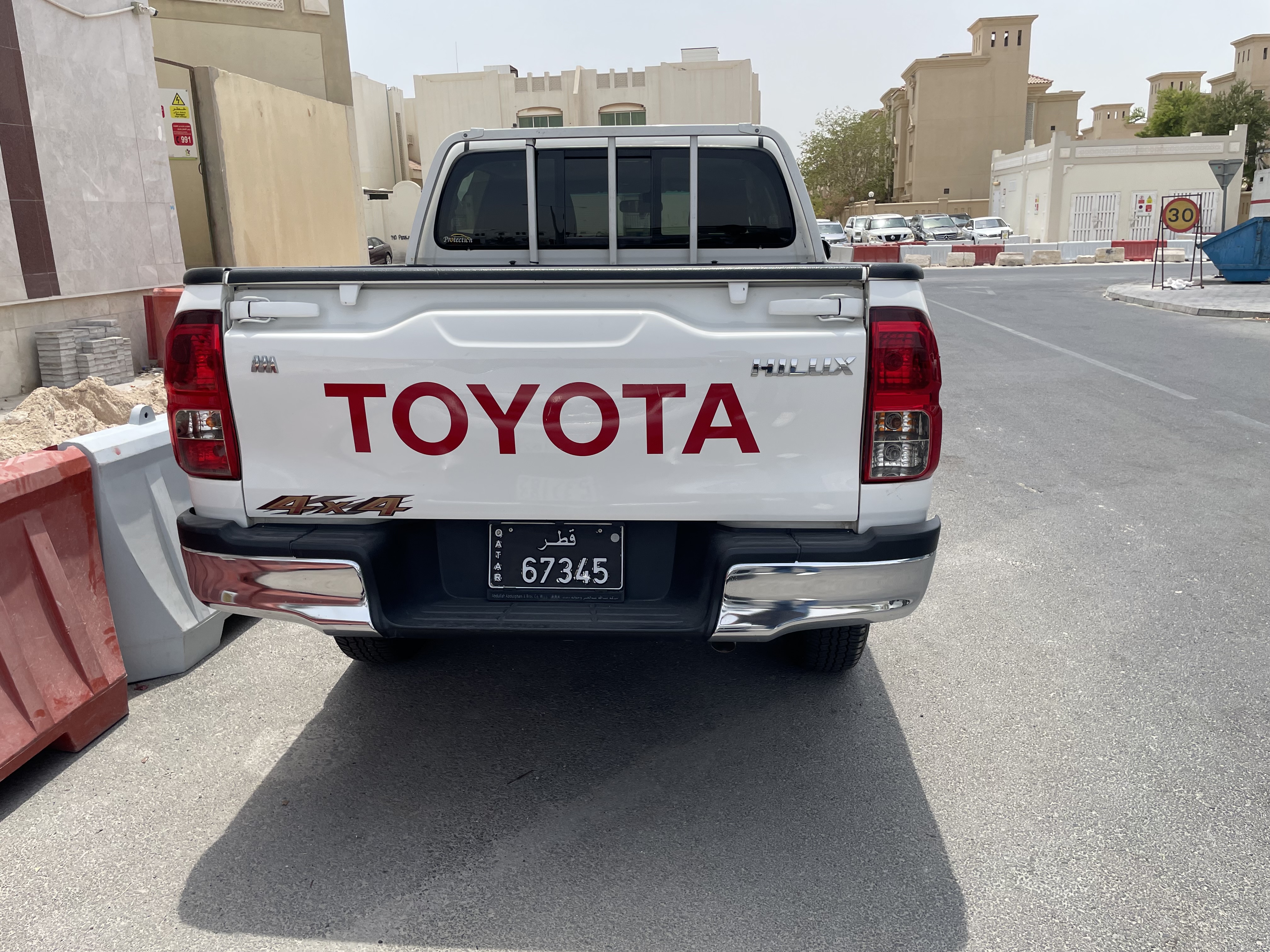 تويوتا هايلكس دفع رباعي ديزل 2023 - Image 2
