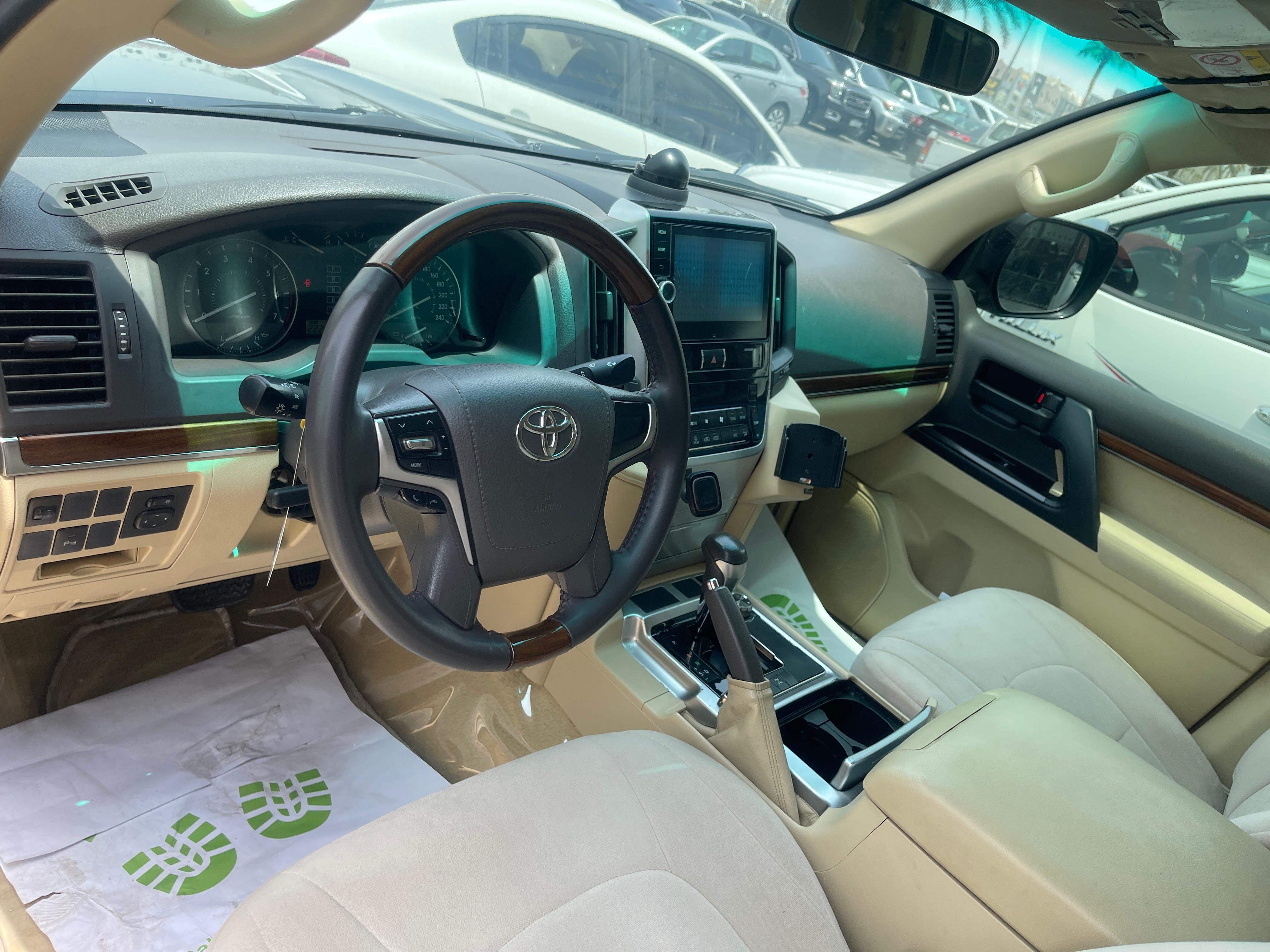 Toyota Land Cruiser GX.R 2016 - Image 4