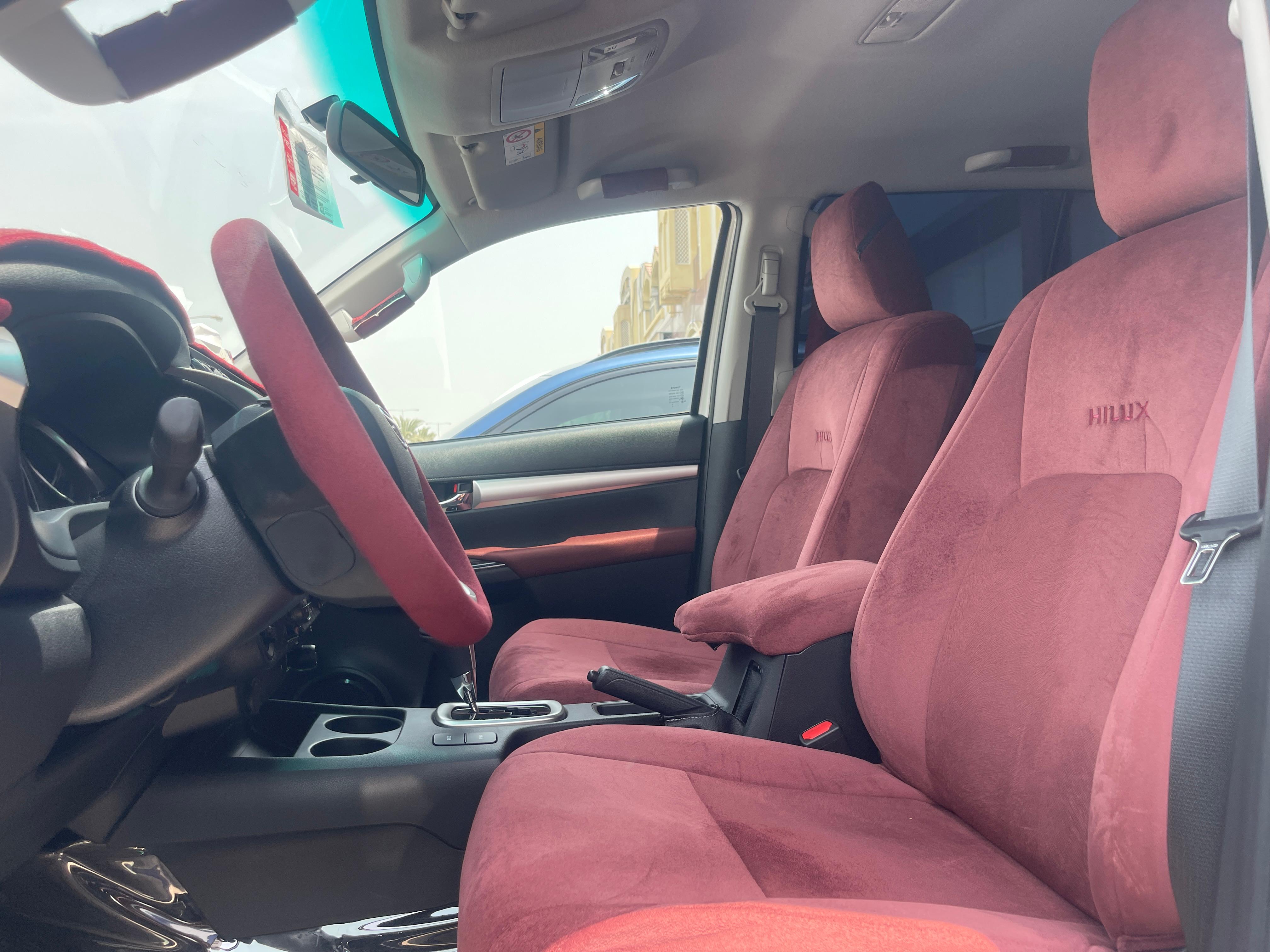 Toyota Hilux SR5 2025 - Image 4