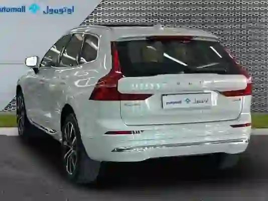 Volvo XC60 2023 - Image 3