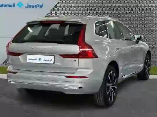 Volvo XC60 2023 - Image 3