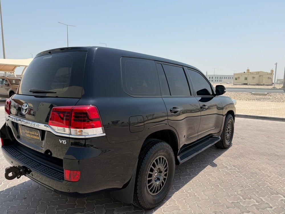Toyota Land Cruiser GX.R 2021 - Image 2