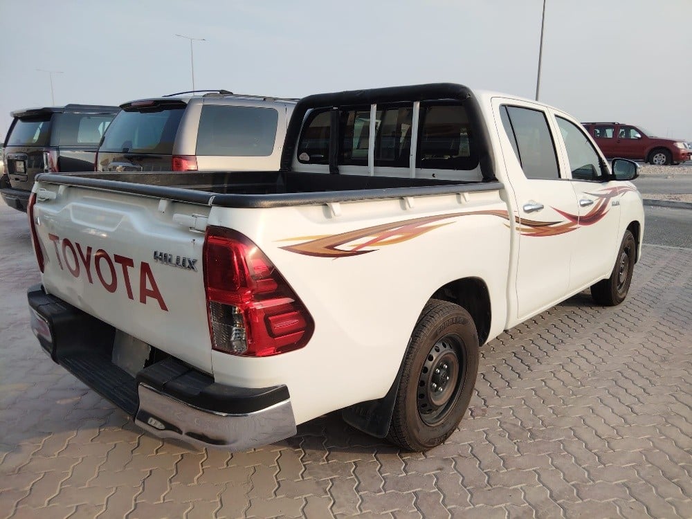 Toyota Hilux 2022 - Image 2