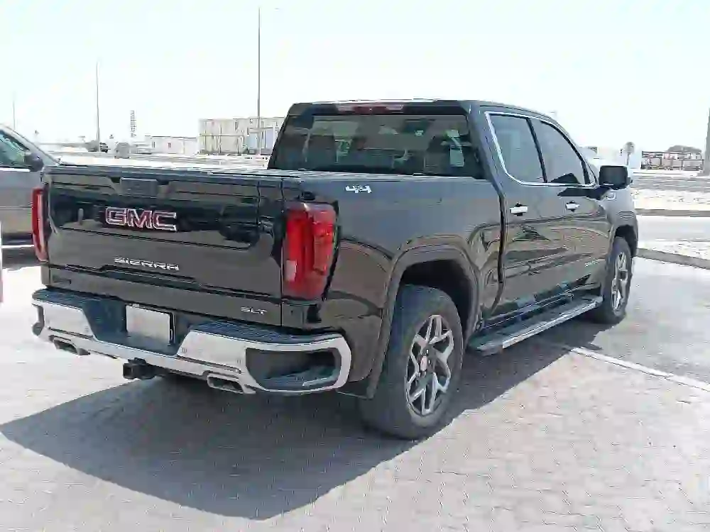 GMC Sierra 2023 - Image 3