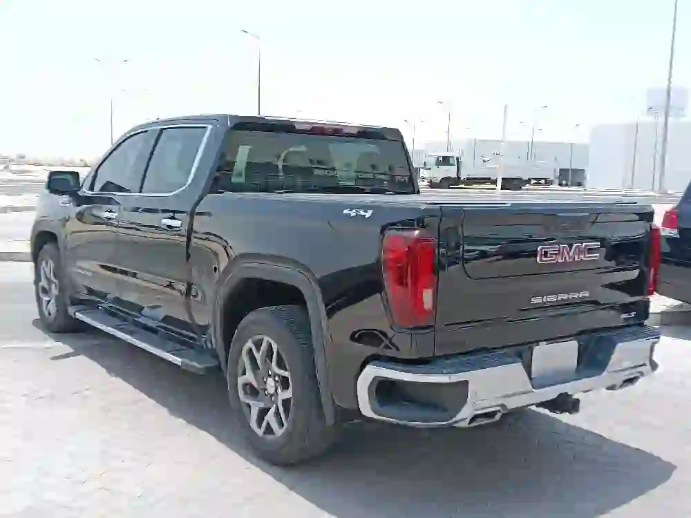 GMC Sierra 2023 - Image 4