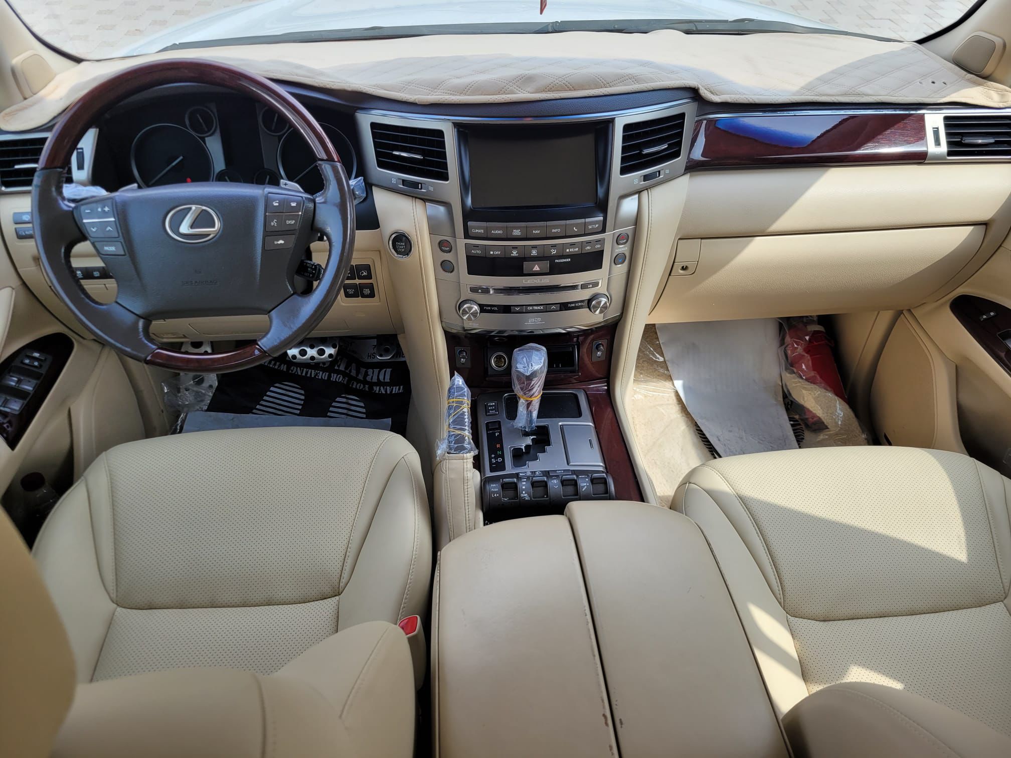 Lexus LX 570 S 2015 - Image 4