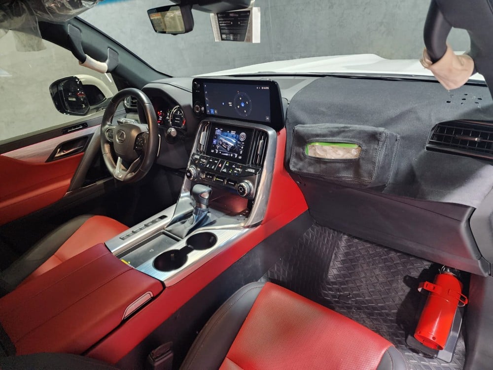 Lexus LX 600 2023 - Image 3