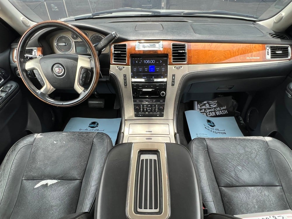 Cadillac Escalade 2012 - Image 2