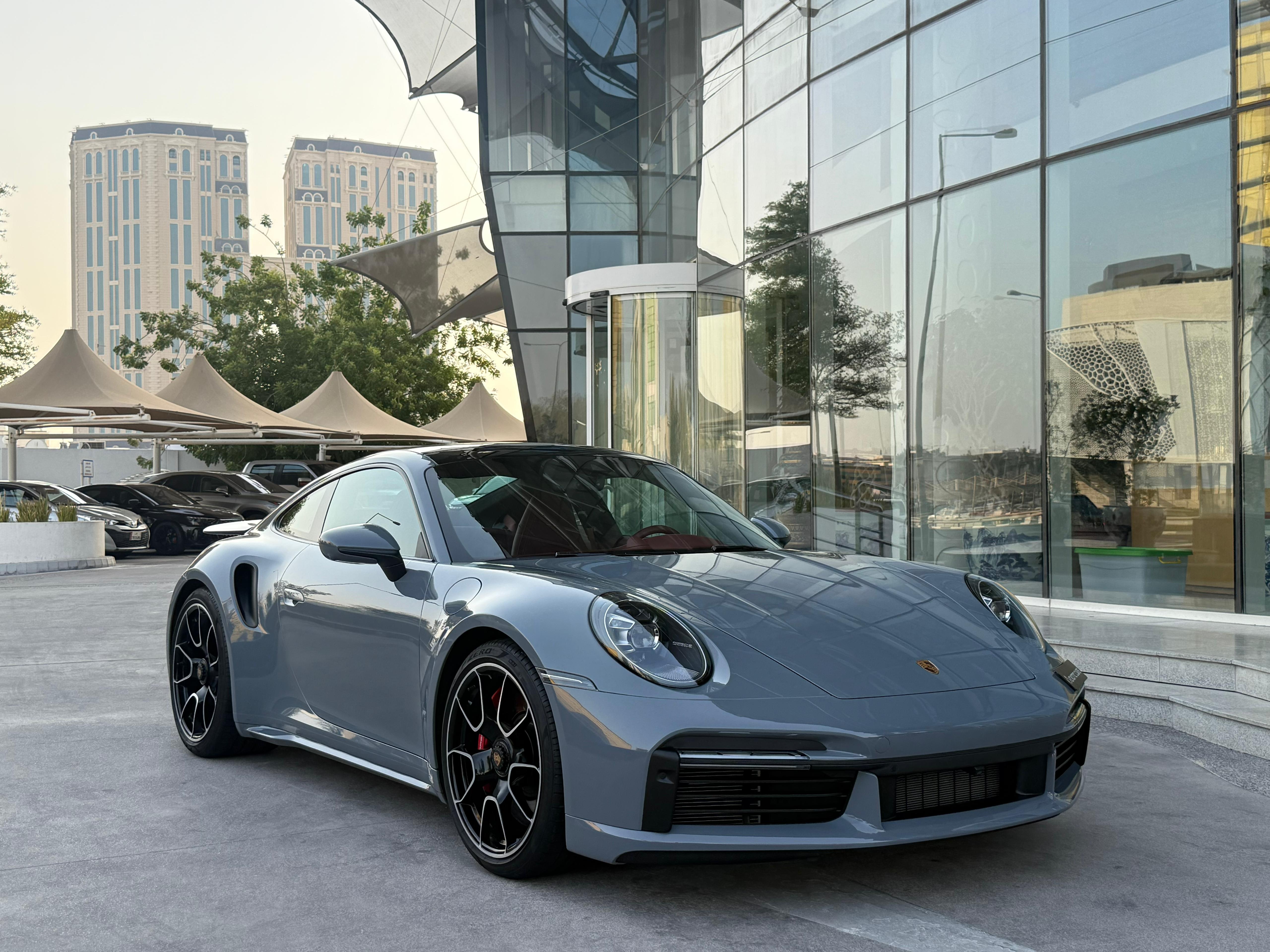 بورشه 911 تيربو 2023 - Image 2