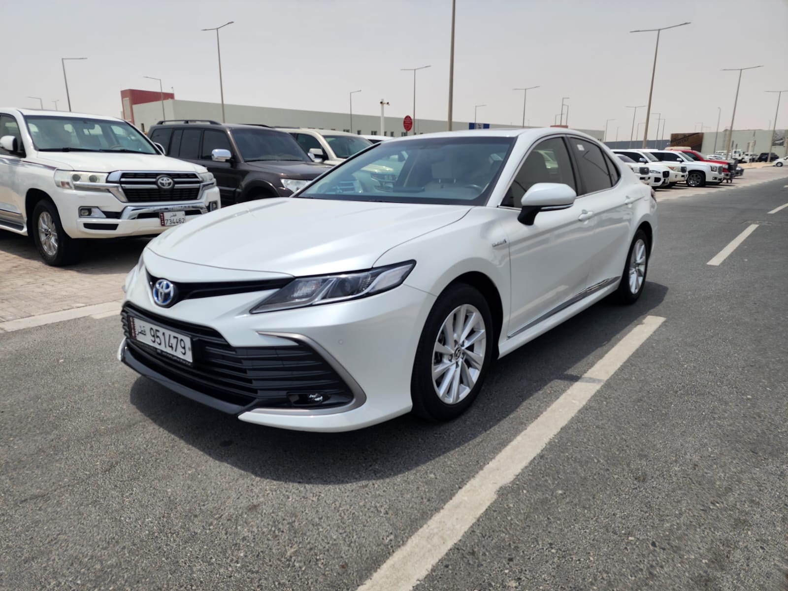 Toyota Camry HYBRID 2023 - Image 3