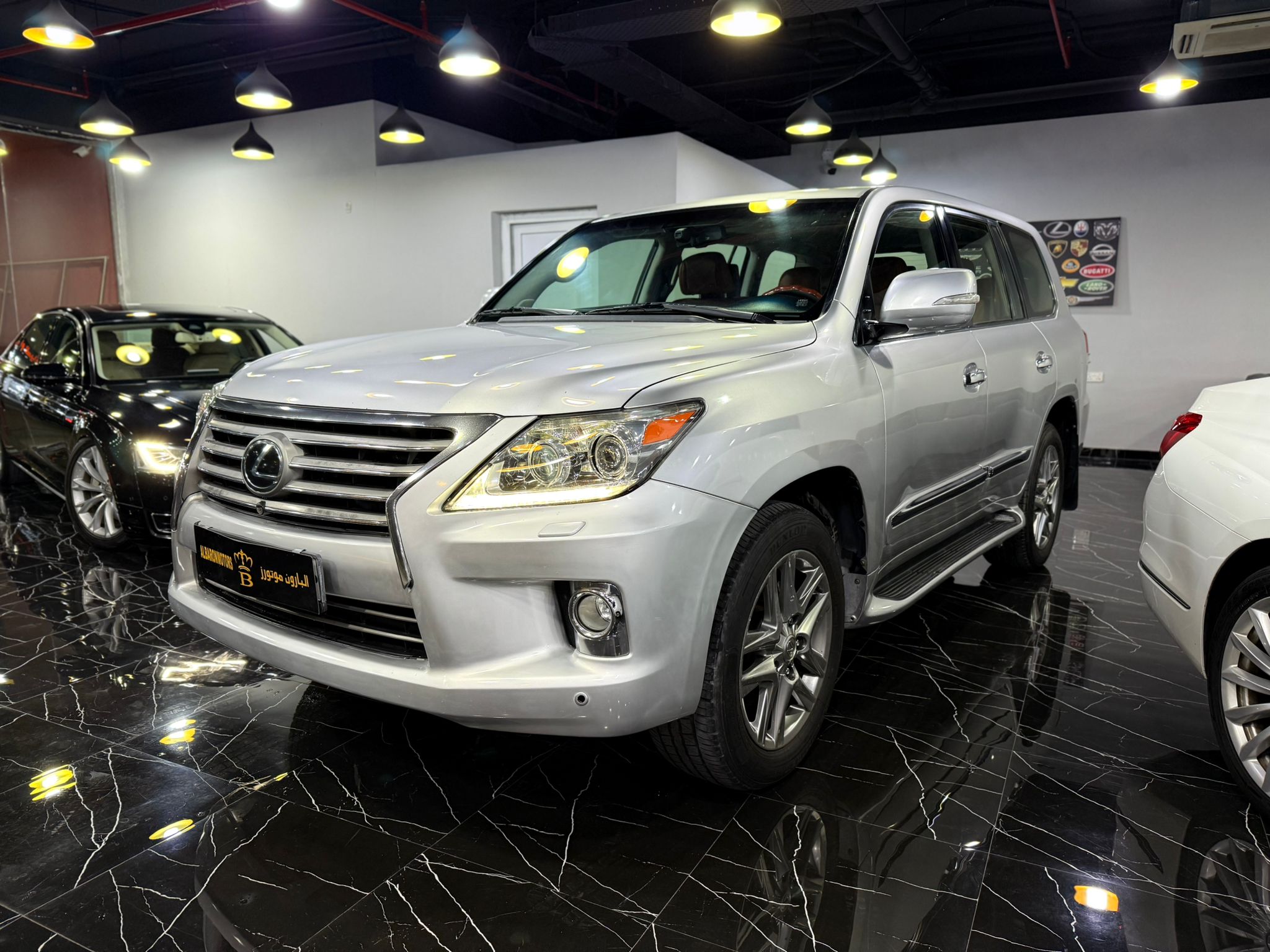 Lexus LX 570 2012 - Image 2