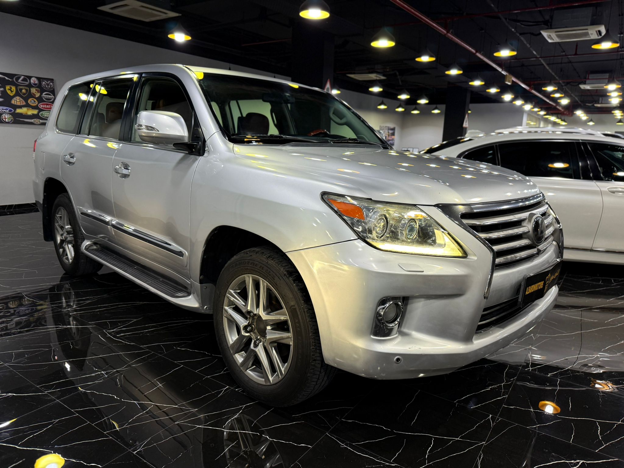 Lexus LX 570 2012 - Image 3
