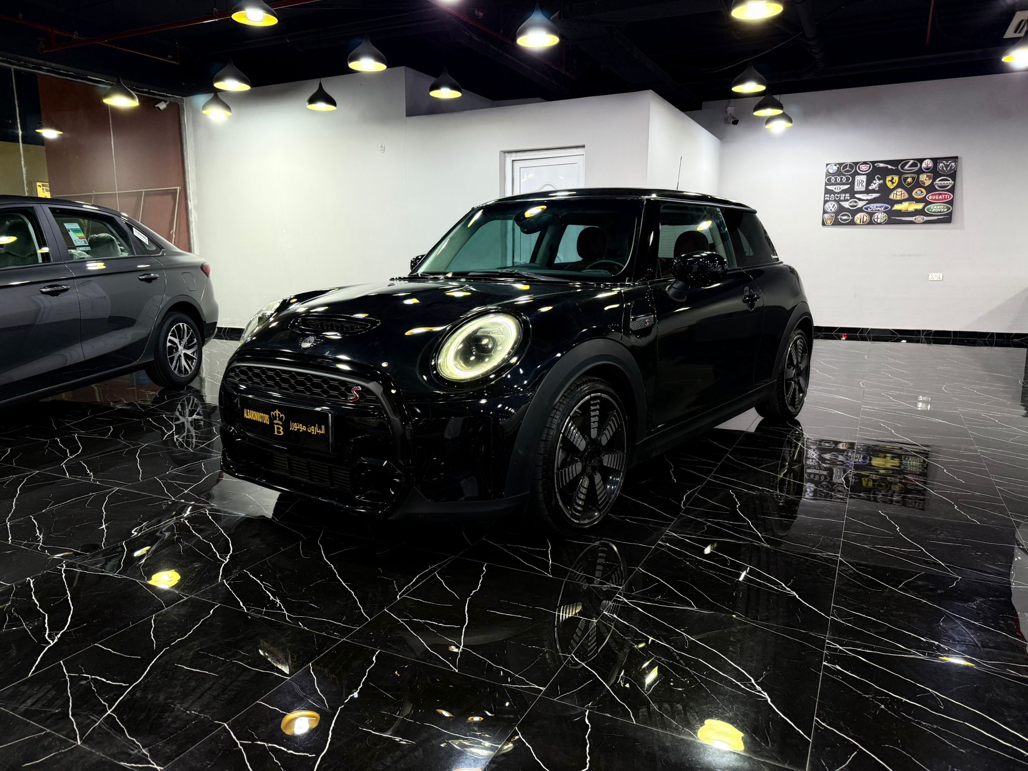 Mini Cooper S. 2023 - Image 1