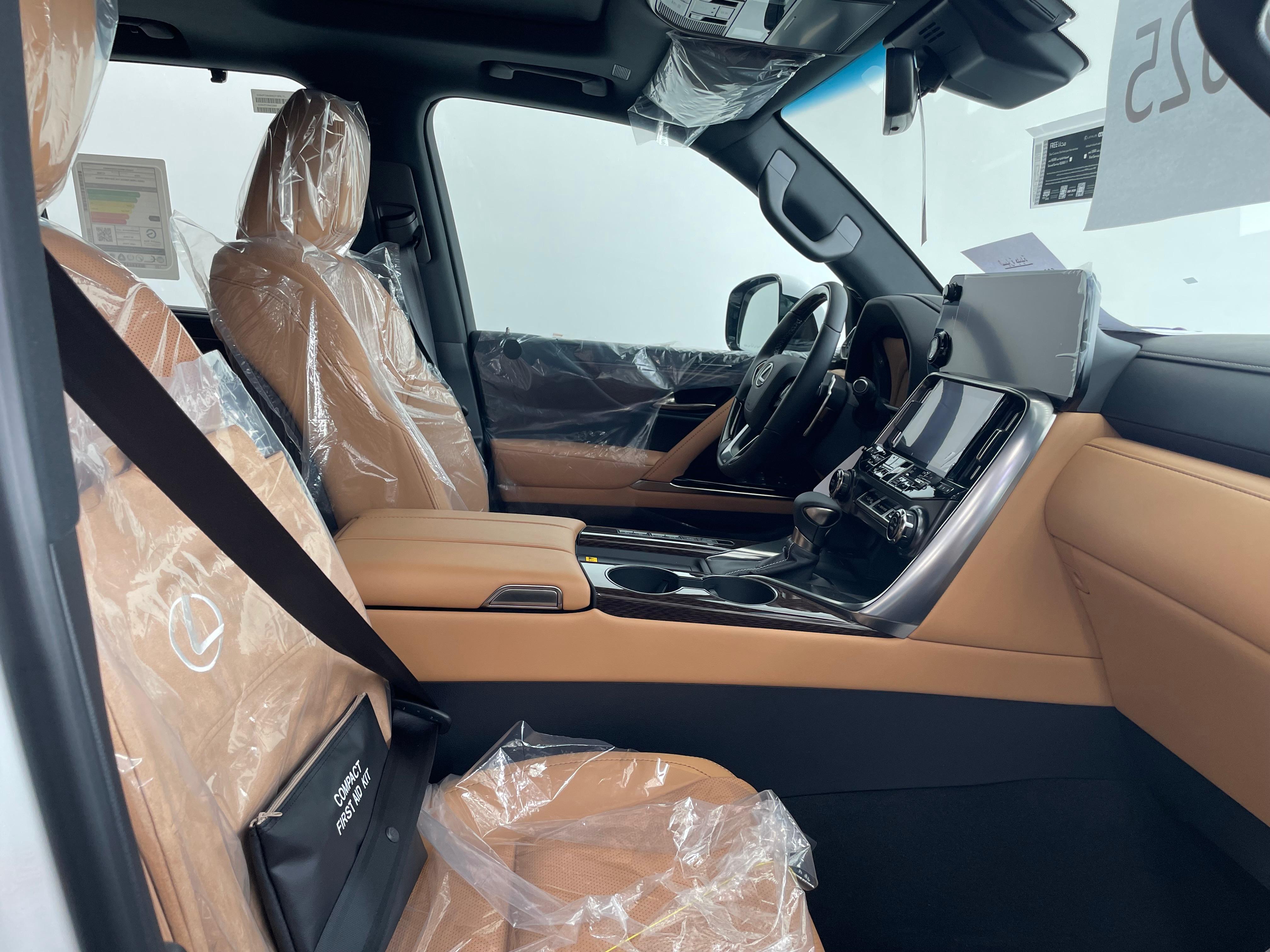 Lexus LX 600 2025 - Image 4