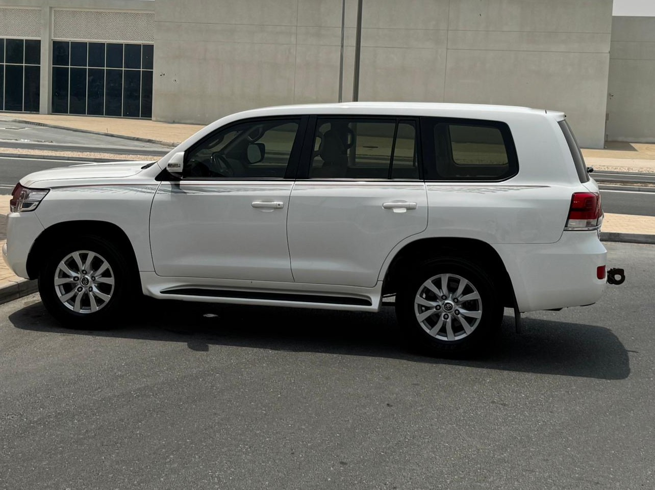 Toyota Land Cruiser GXR v6 2019 - Image 2