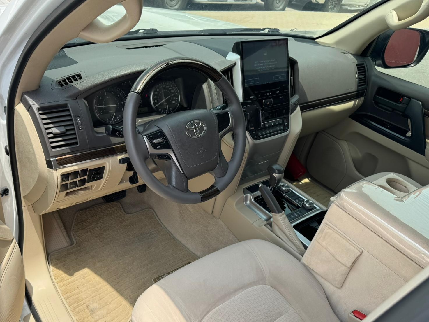 Toyota Land Cruiser GXR v6 2019 - Image 3