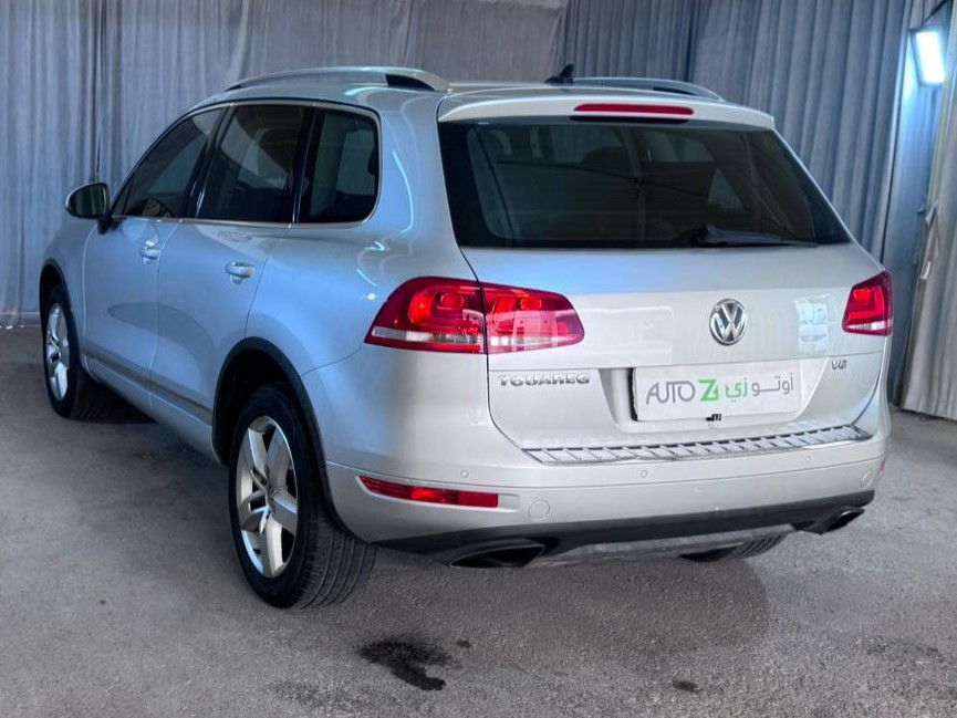 Volkswagen Touareg 2012 - Image 4