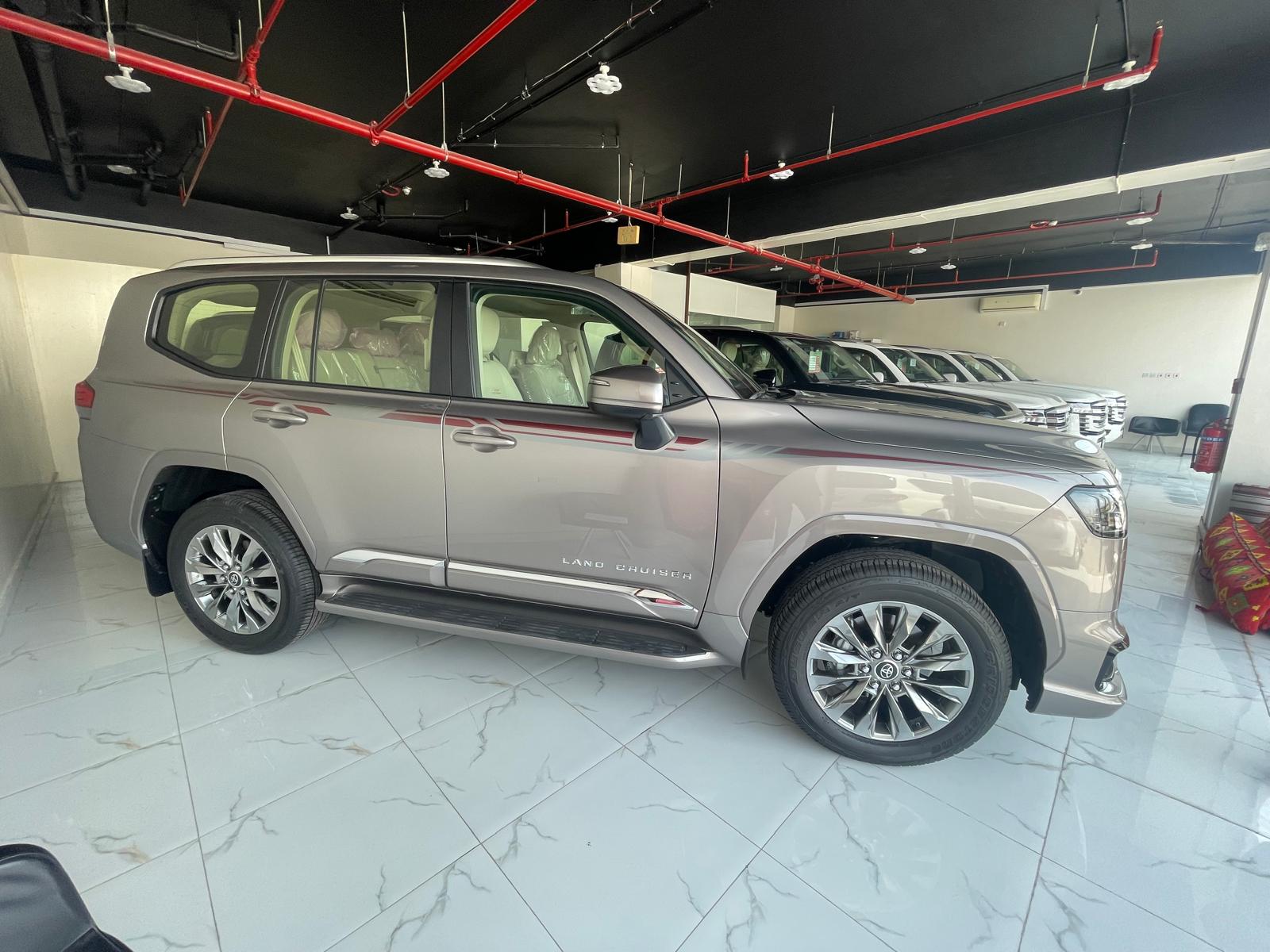 Toyota Land Cruiser GX.R 2025 - Image 2