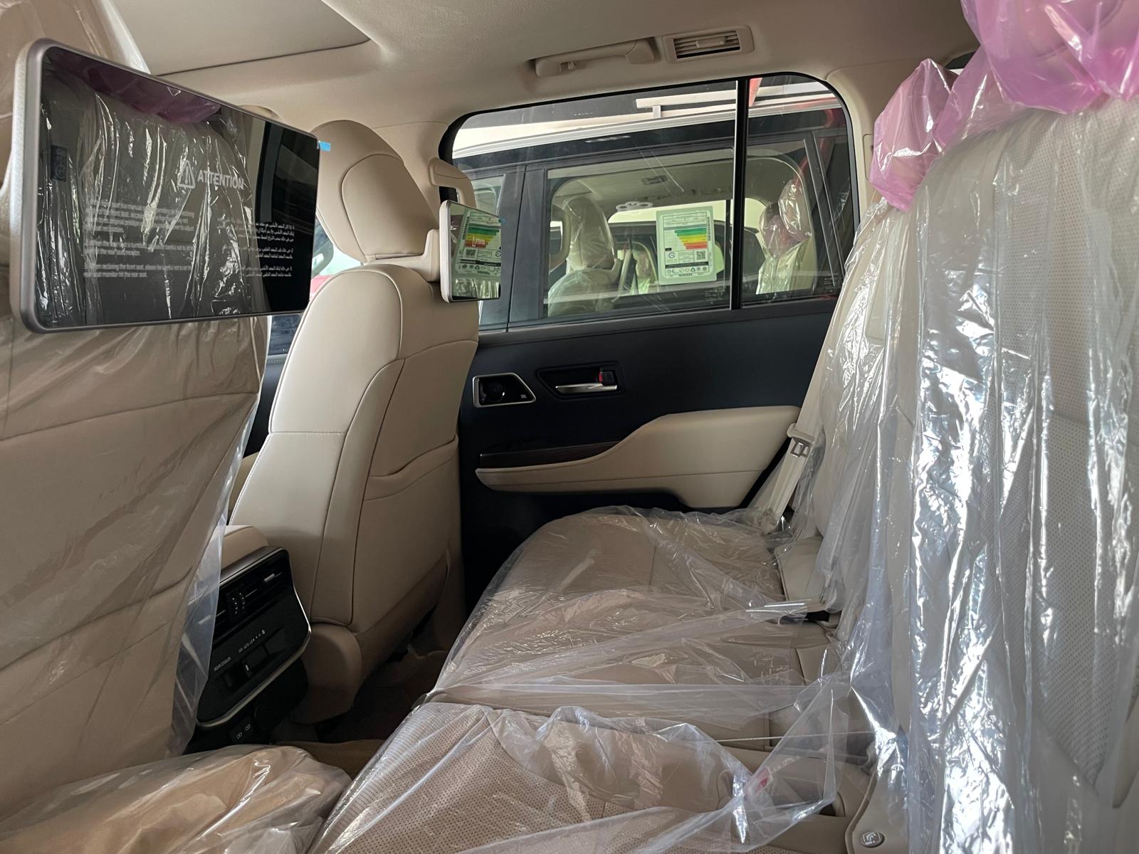 Toyota Land Cruiser GX.R 2025 - Image 4