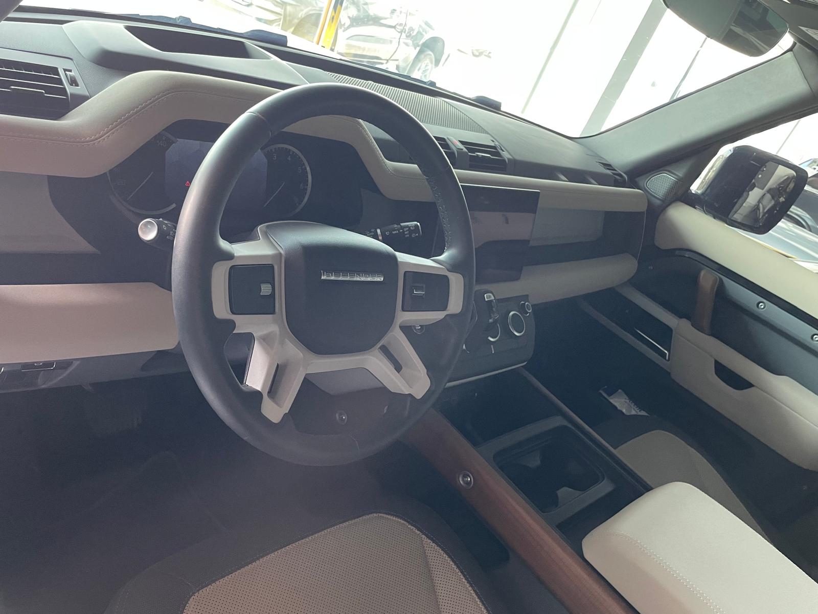 Land Rover Defender 110 2023 - Image 4