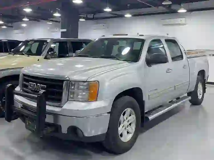 GMC Sierra SLE 2012 - Image 2