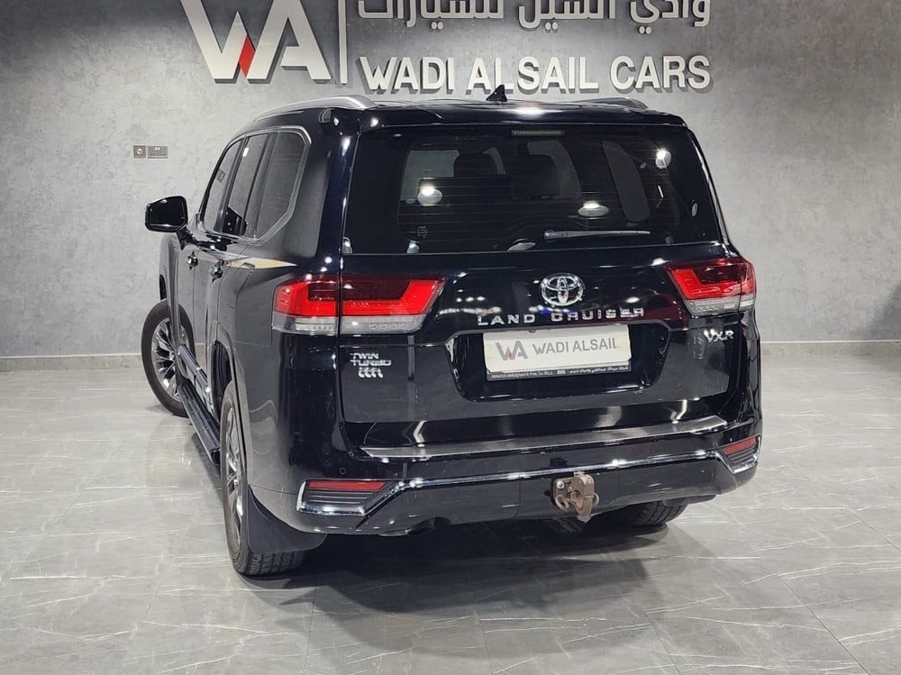 Toyota Land Cruiser VX.R 2022 - Image 2