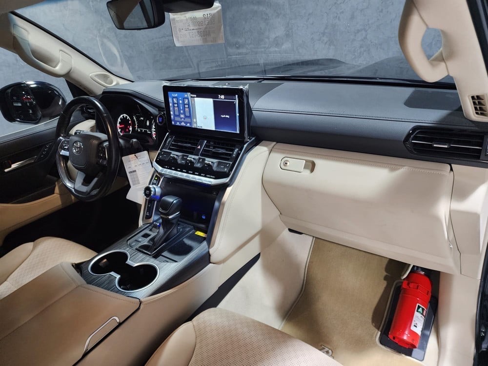 Toyota Land Cruiser VX.R 2022 - Image 4