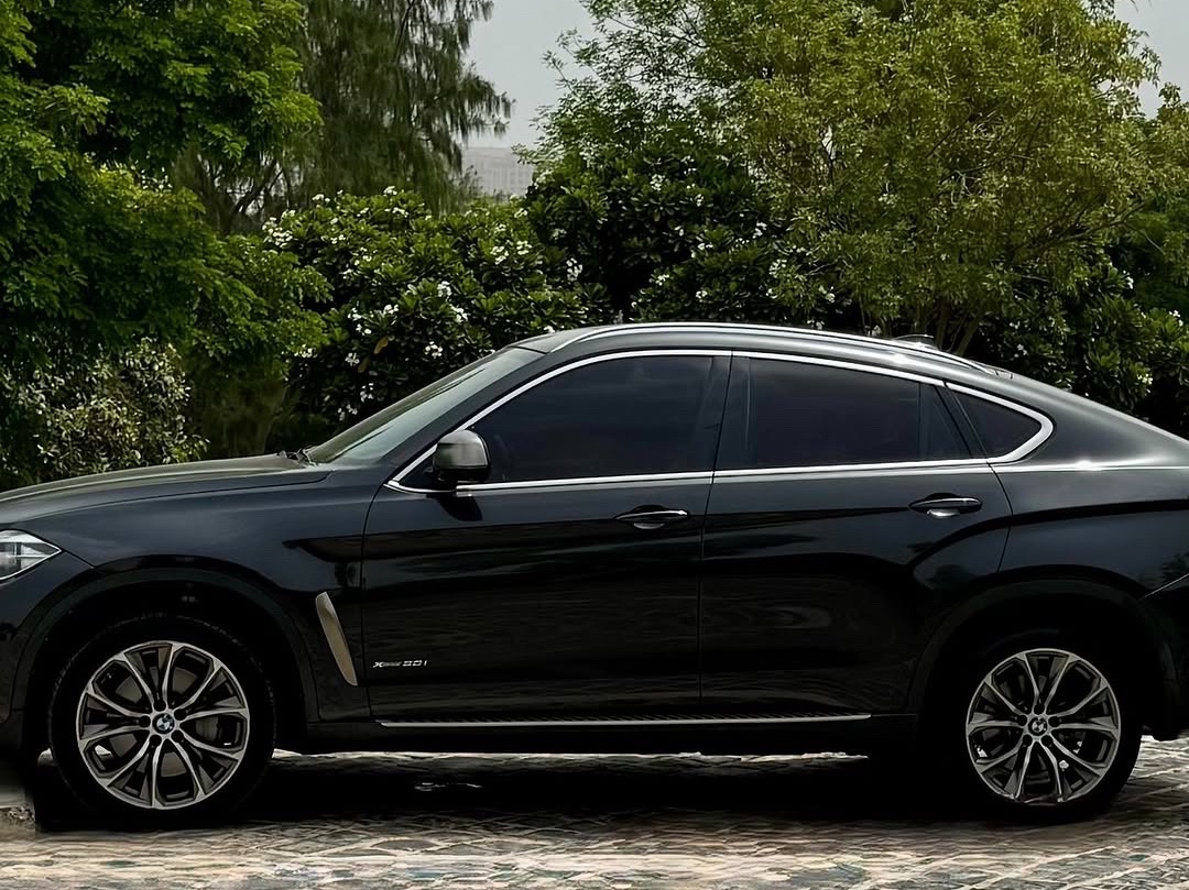 BMW X-Series X6 M 2018 - Image 4