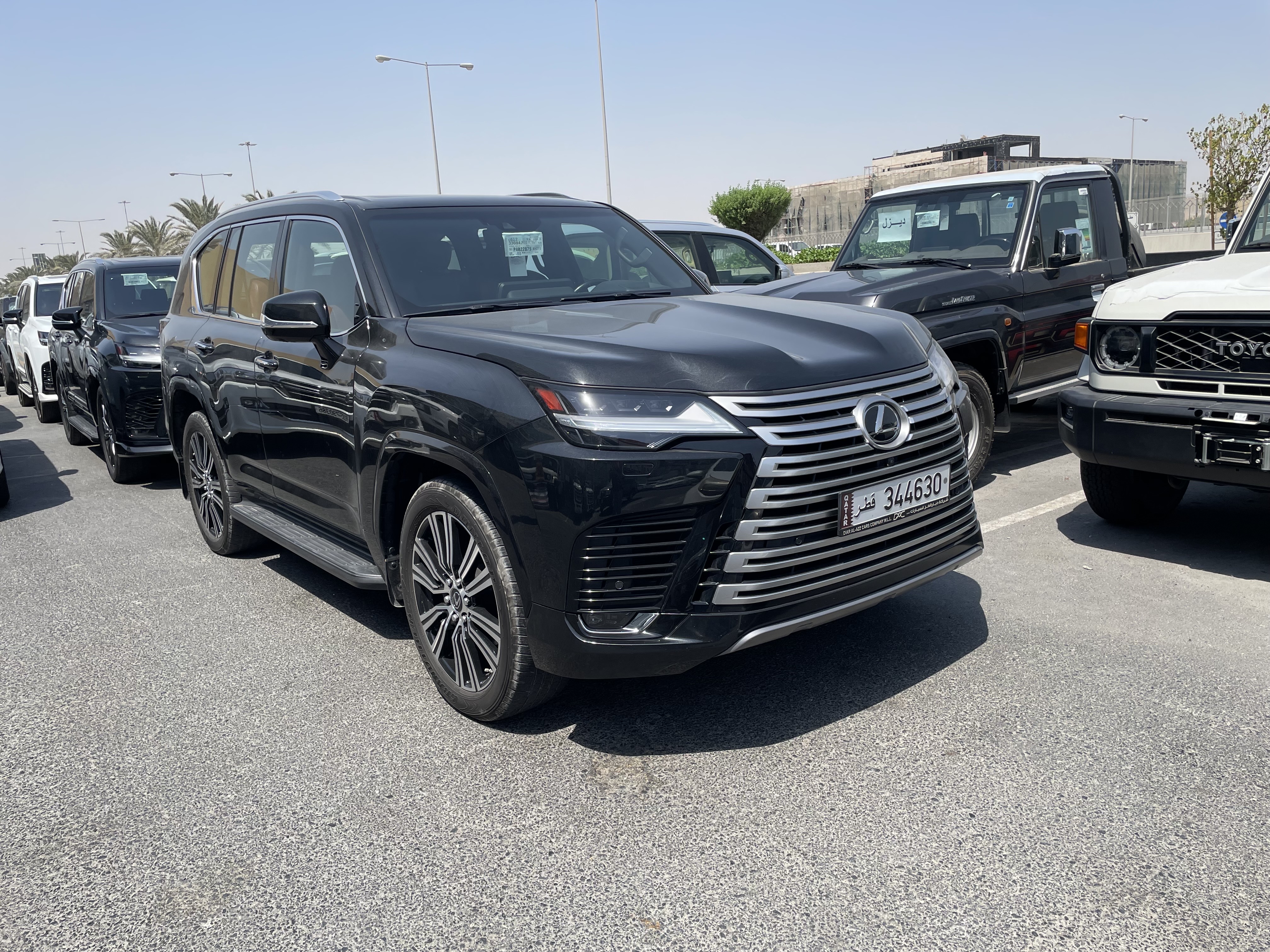 Lexus LX 600 2023 - Image 2