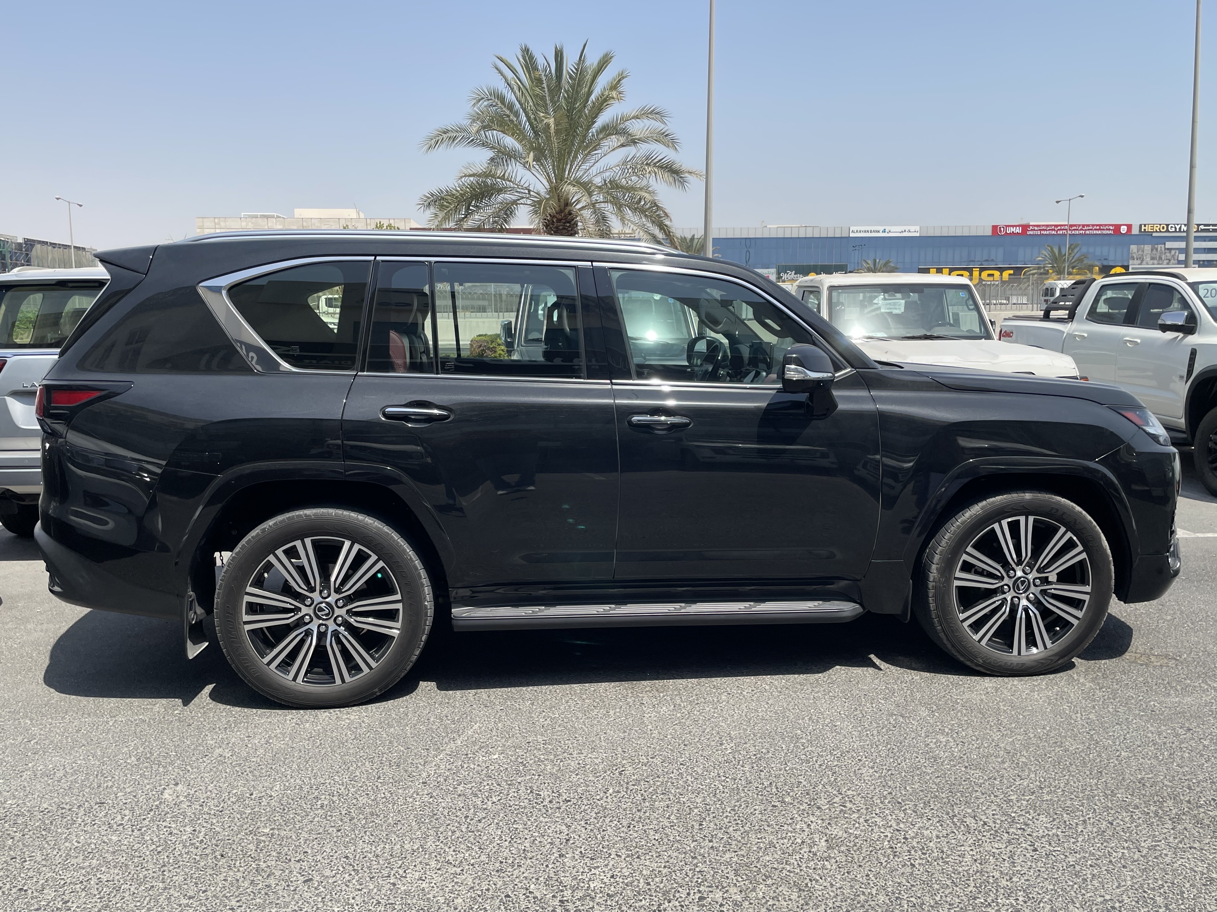 Lexus LX 600 2023 - Image 3
