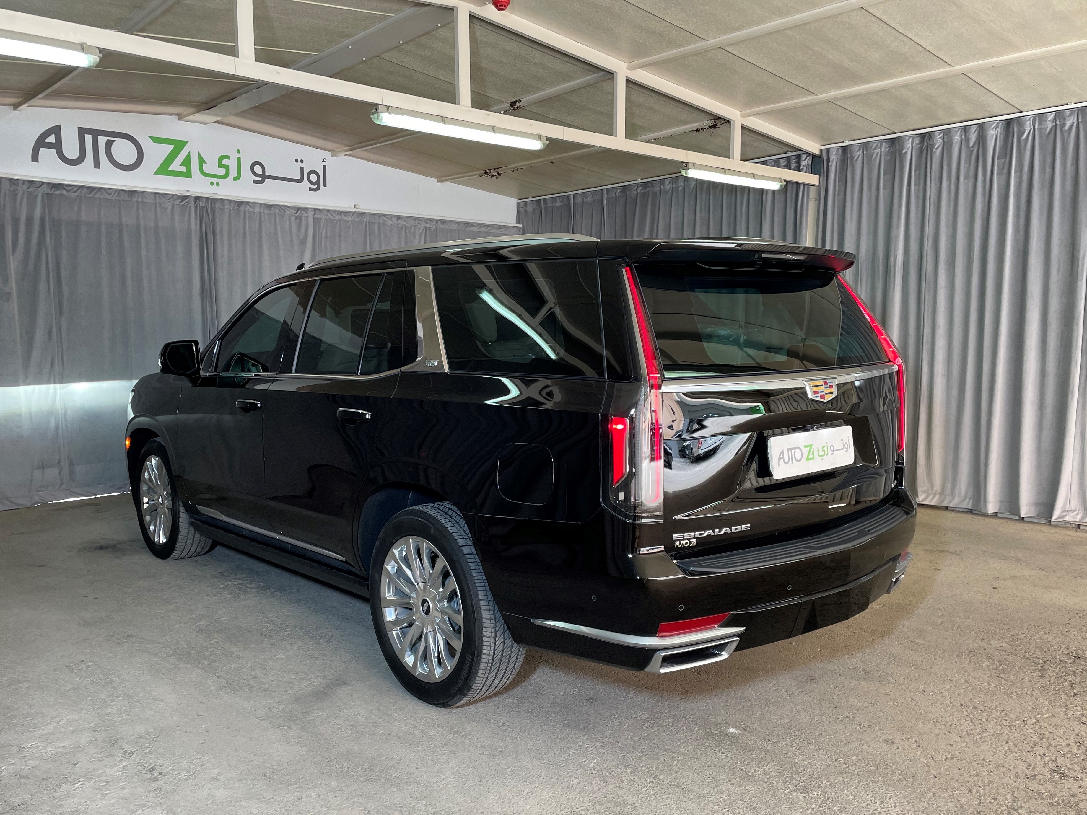 Cadillac Escalade ESV 2023 - Image 3