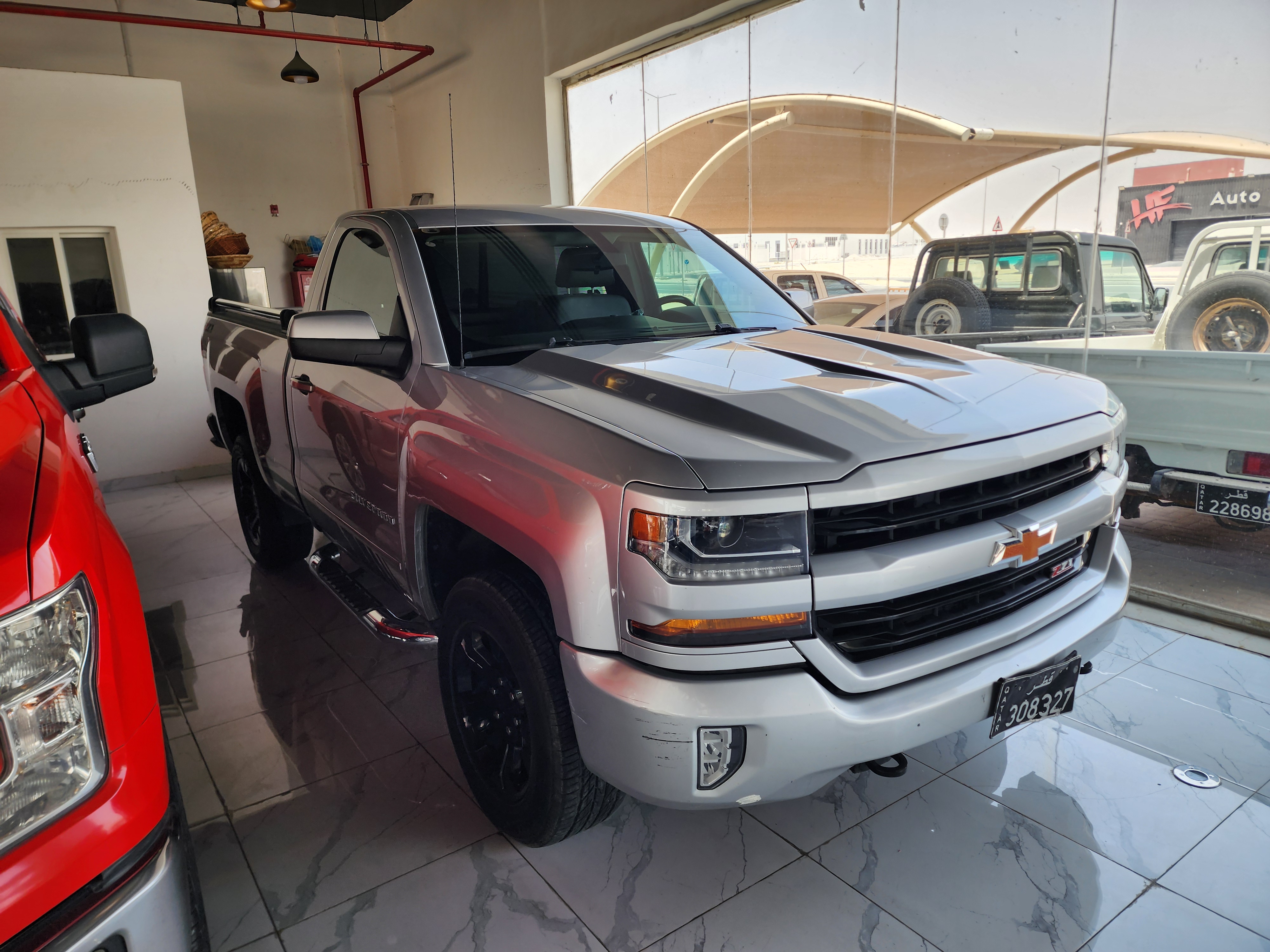 Chevrolet Silverado 2017 - Image 2