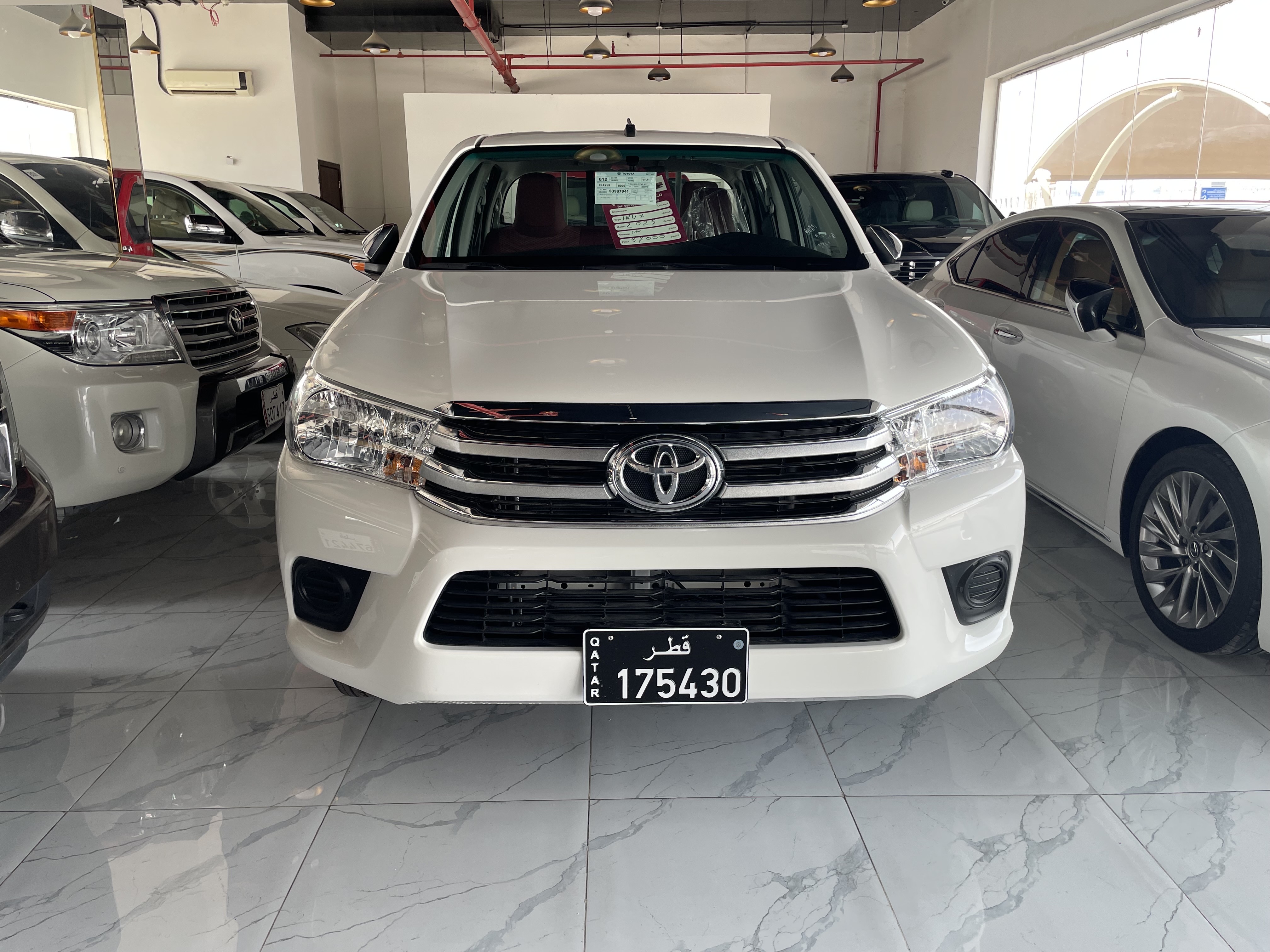 Toyota Hilux 2025 - Image 2