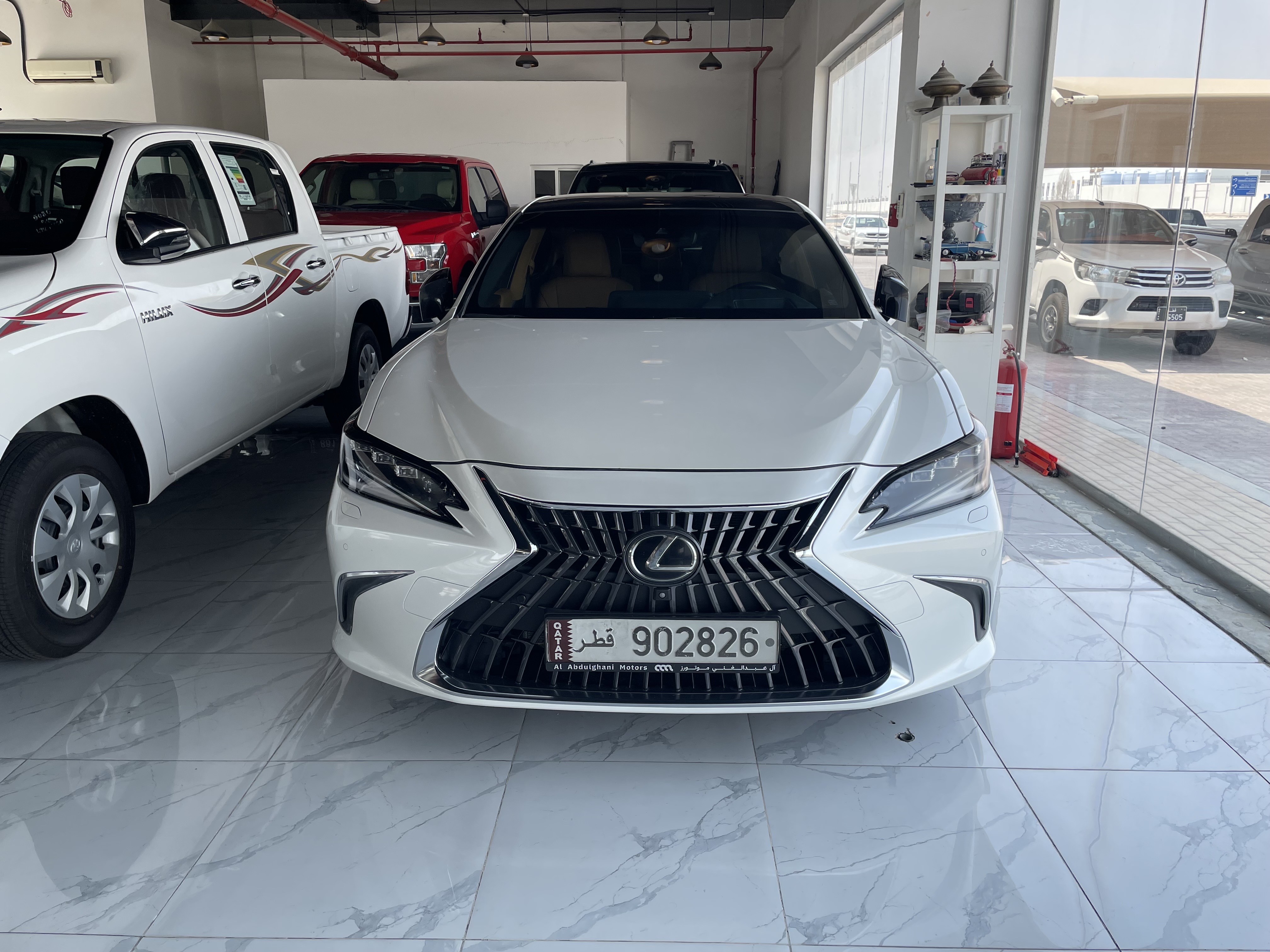 Lexus ES 350 2023 - Image 2