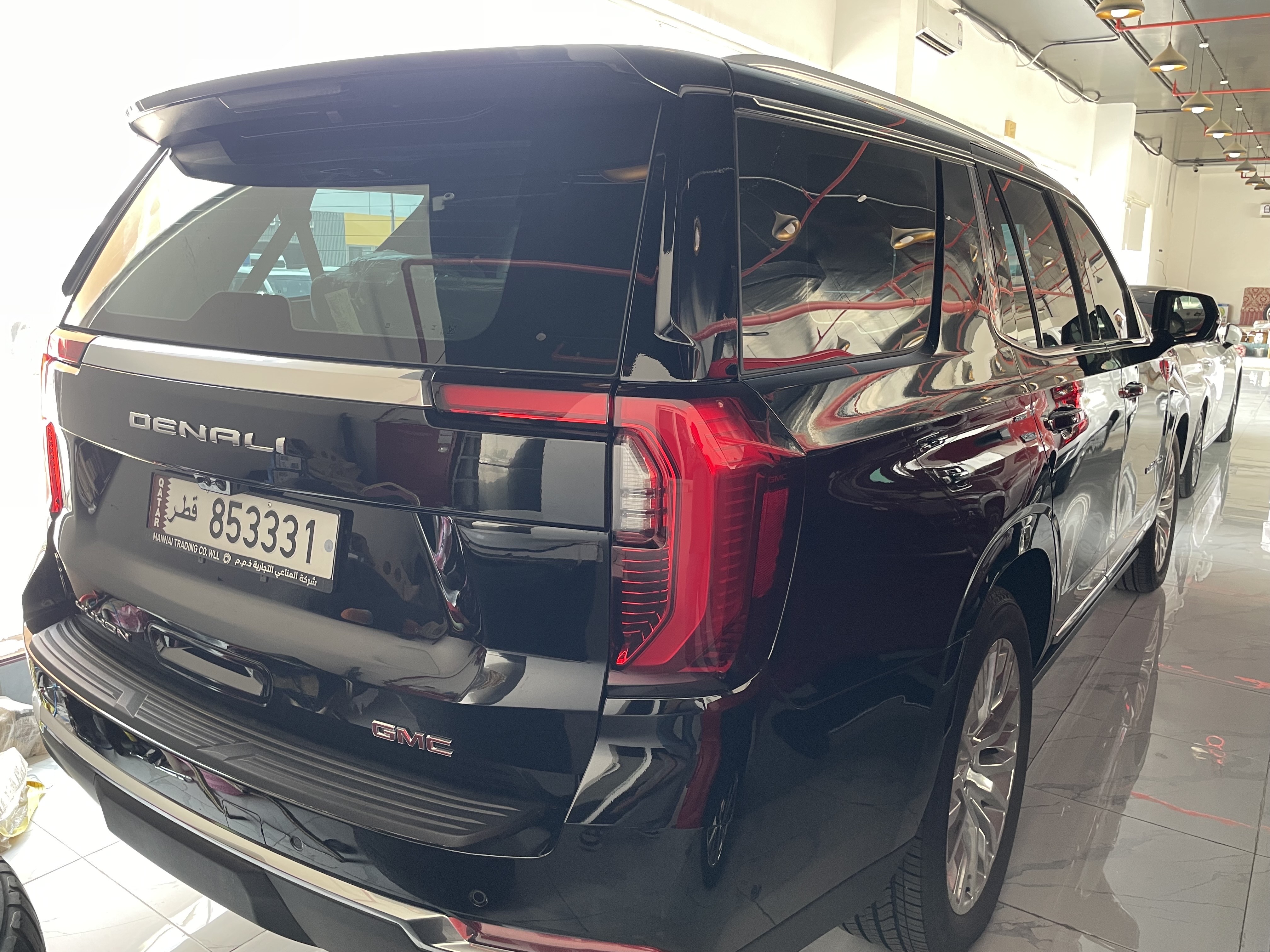 GMC Yukon Denali 2025 - Image 3
